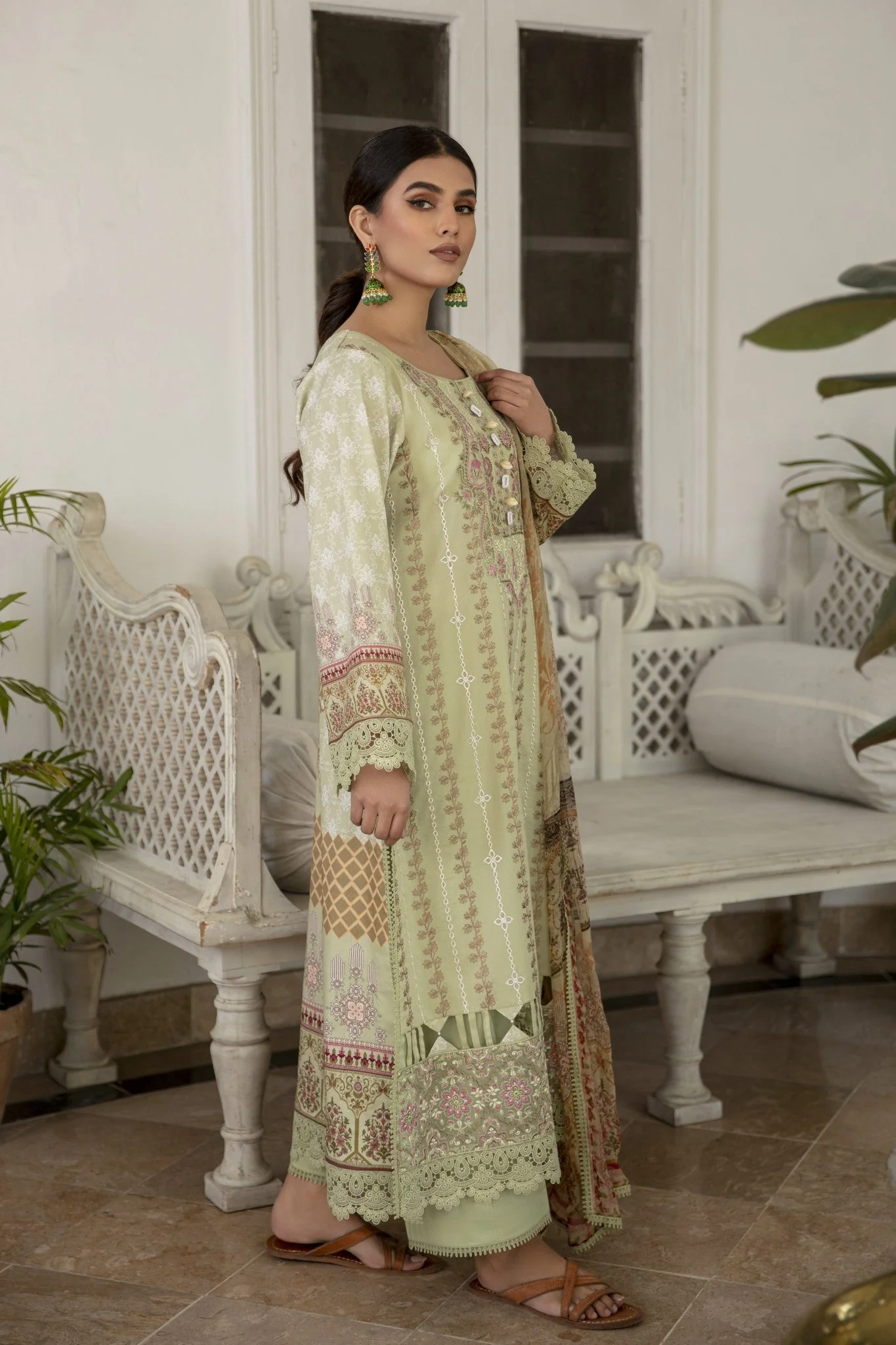 Aabyaan Afsaneh Luxury Lawn Collection – Wahima (AL-03) - Image 2