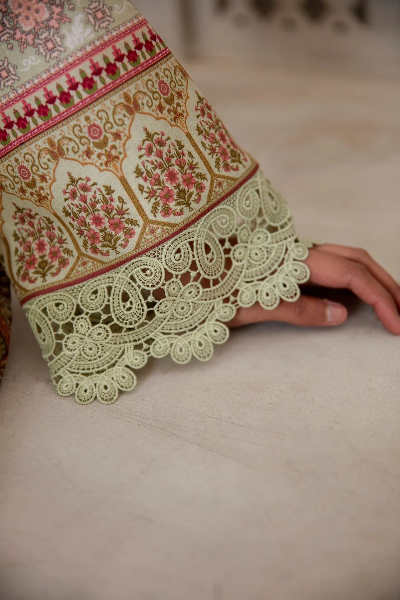 Aabyaan Afsaneh Luxury Lawn Collection – Wahima (AL-03) - Image 5