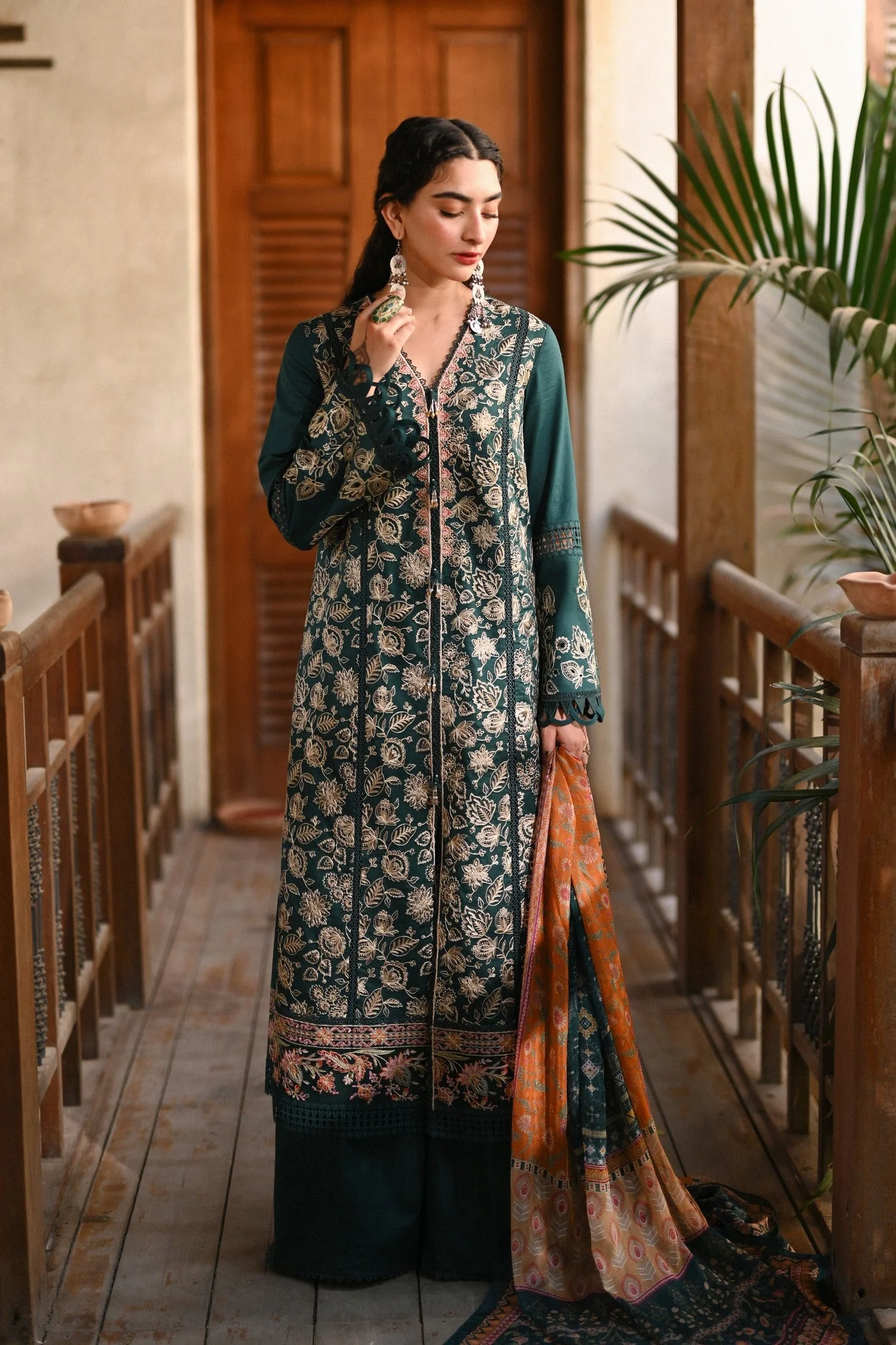 Aabyaan Meena Kumari Chikankari Eid Lawn Collection – Mumtaz (AE-05) - Image 3