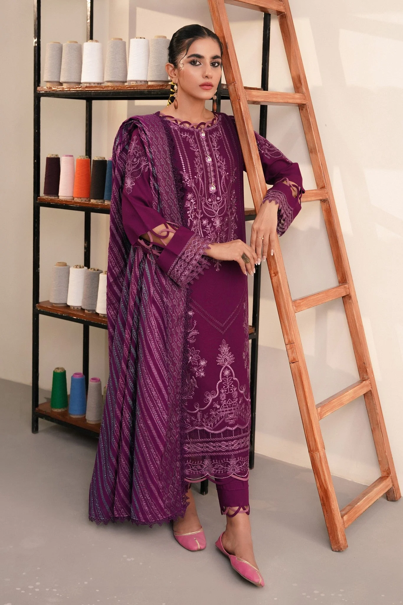 Aabyaan Miraal Embroidered Linen Collection – FASANA (AW-05) - Image 4