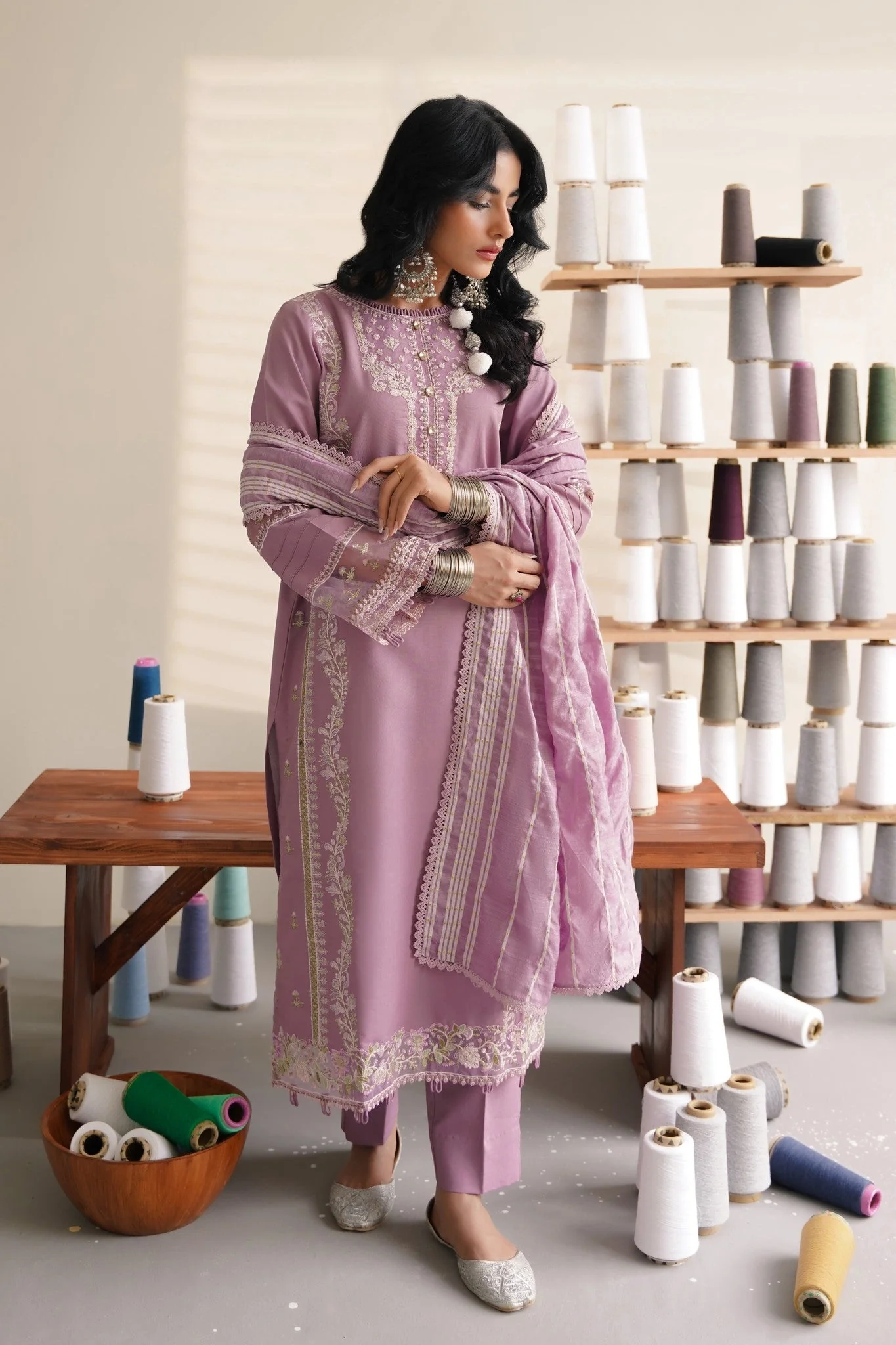 Aabyaan Miraal Embroidered Linen Collection – KASNI (AW-07) - Image 4