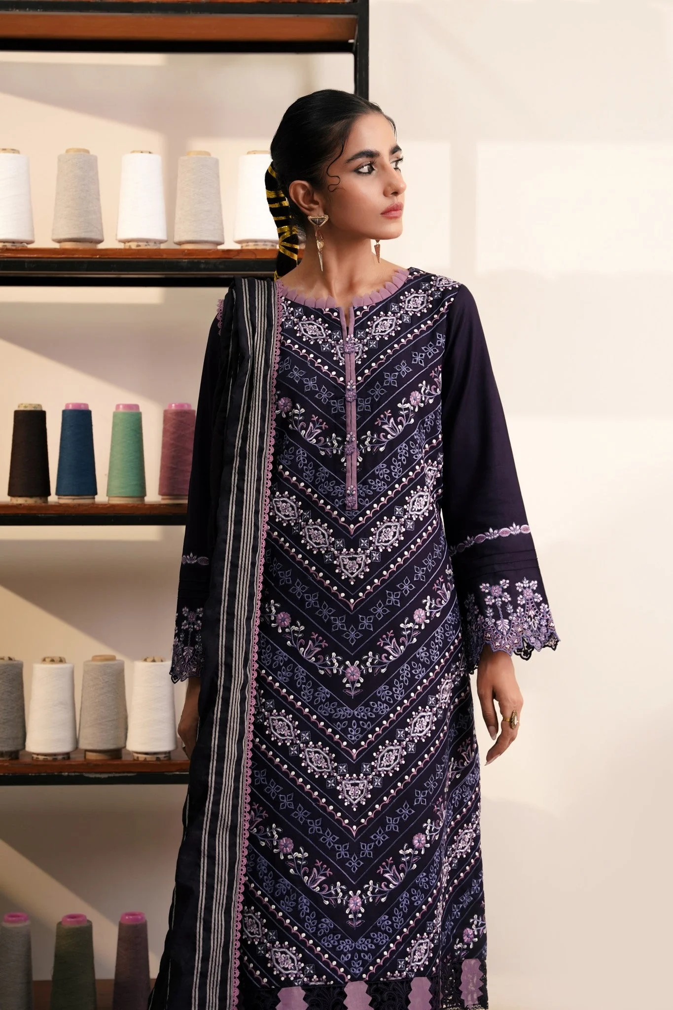 Aabyaan Miraal Embroidered Linen Collection – PARAS (AW-09) - Image 2