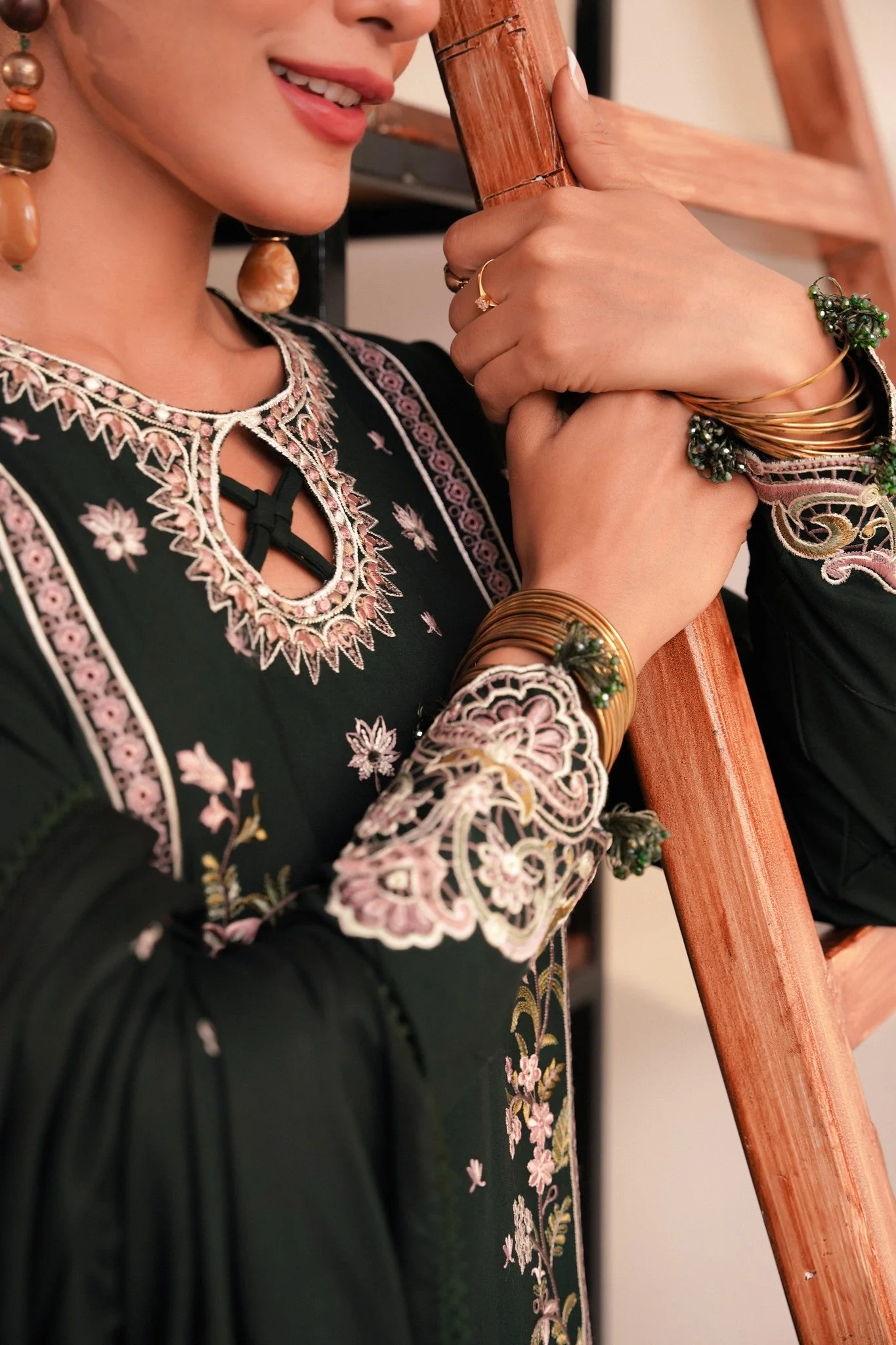 Aabyaan Miraal Embroidered Linen Collection – SHAB (AW-01) - Image 3