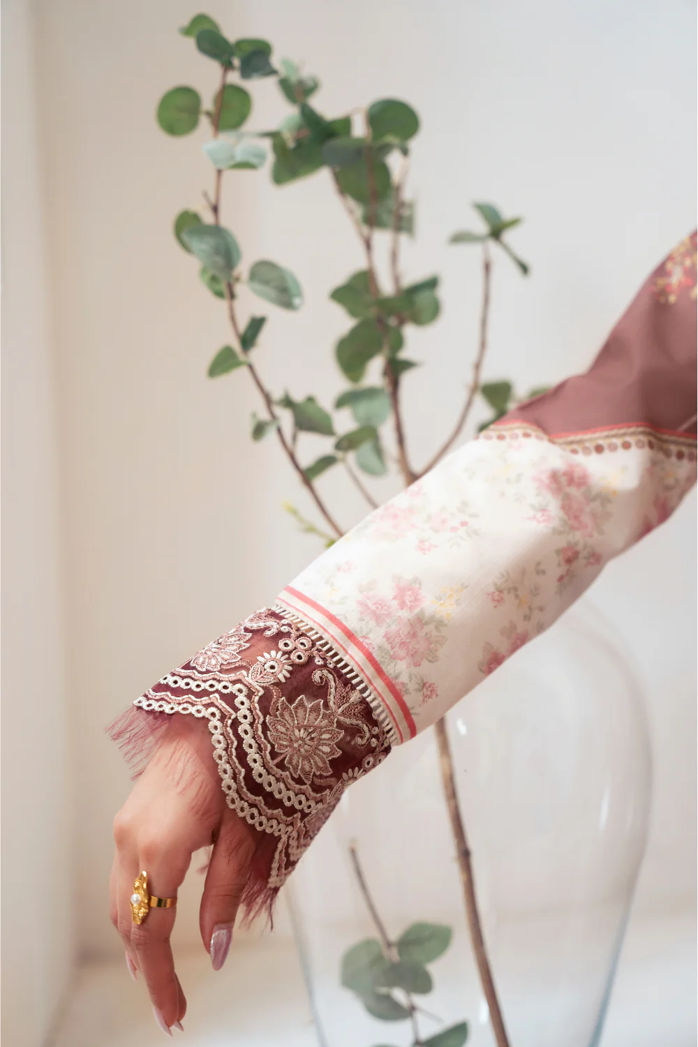 Aabyaan Print Luxe Lawn – ZOVIA (AP-06) - Image 6