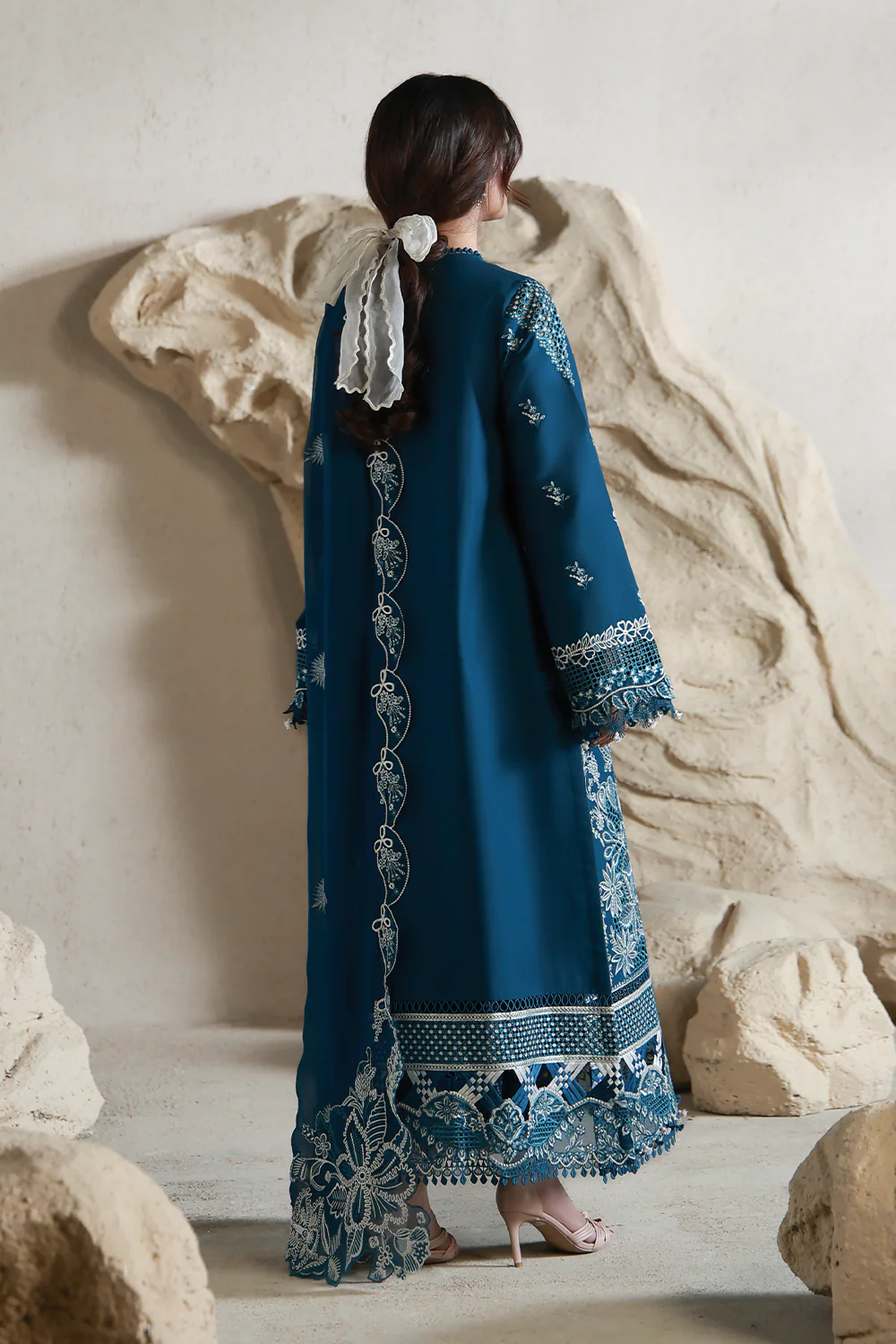 Aabyaan Saagar Festive Luxury Lawn – INAYA (AL-09) - Image 3