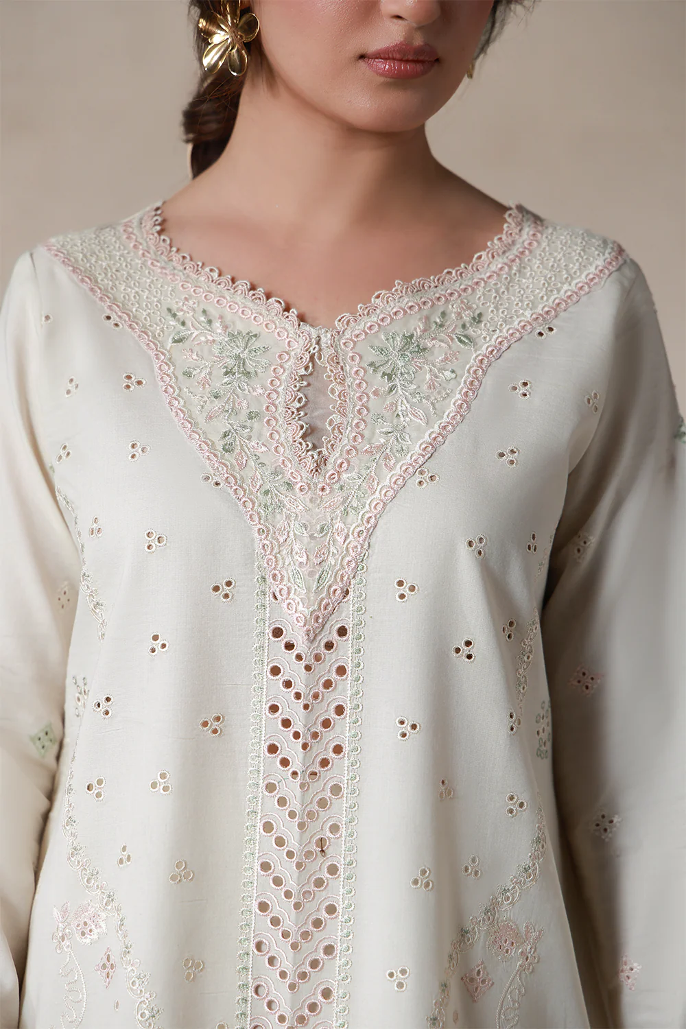 Aabyaan Saagar Festive Luxury Lawn – NAIRAH (AL-06) - Image 4