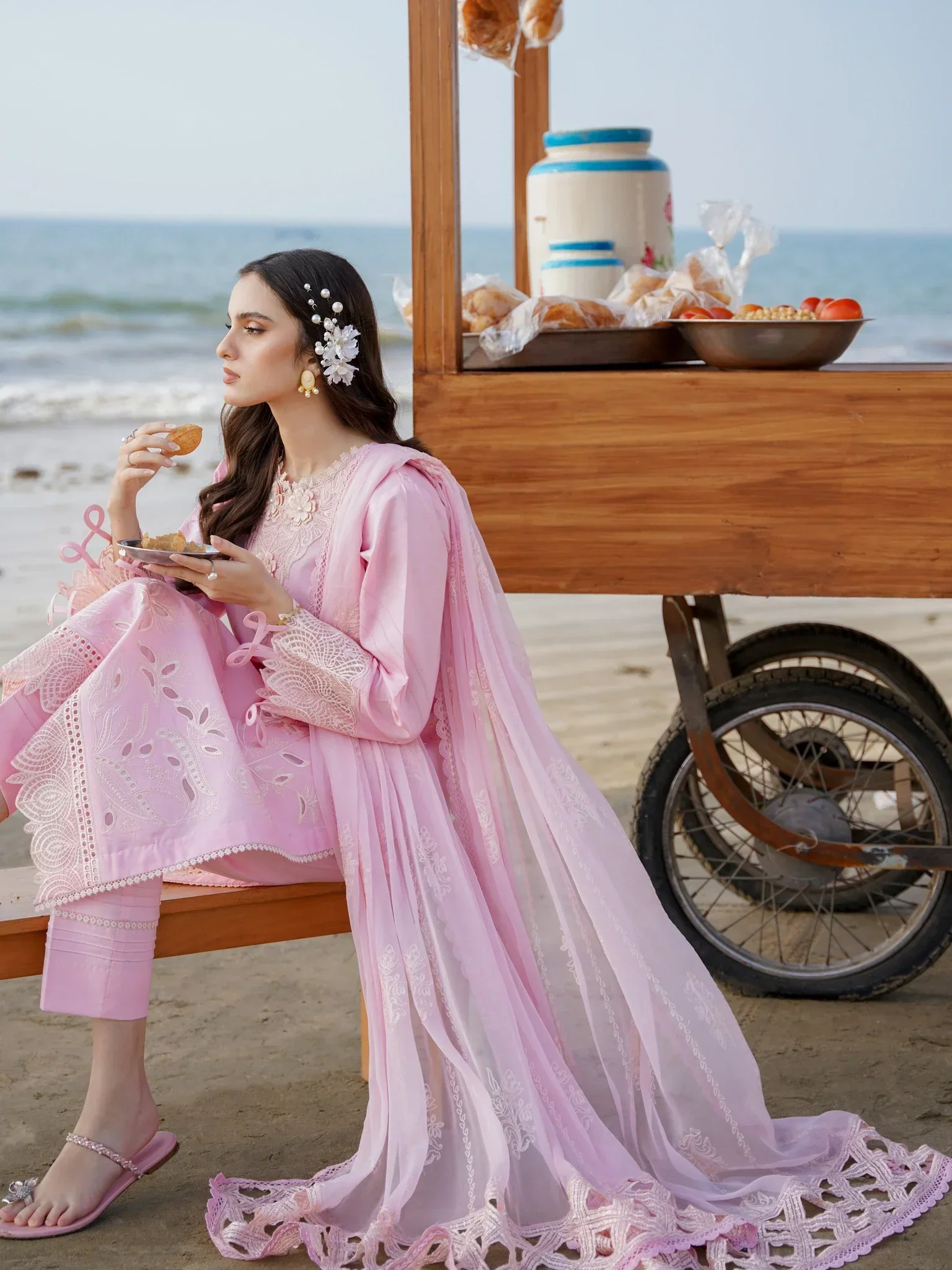Aabyaan Saagar Luxury Festive Lawn Collection 2024 – JANA (AF-03) - Image 2