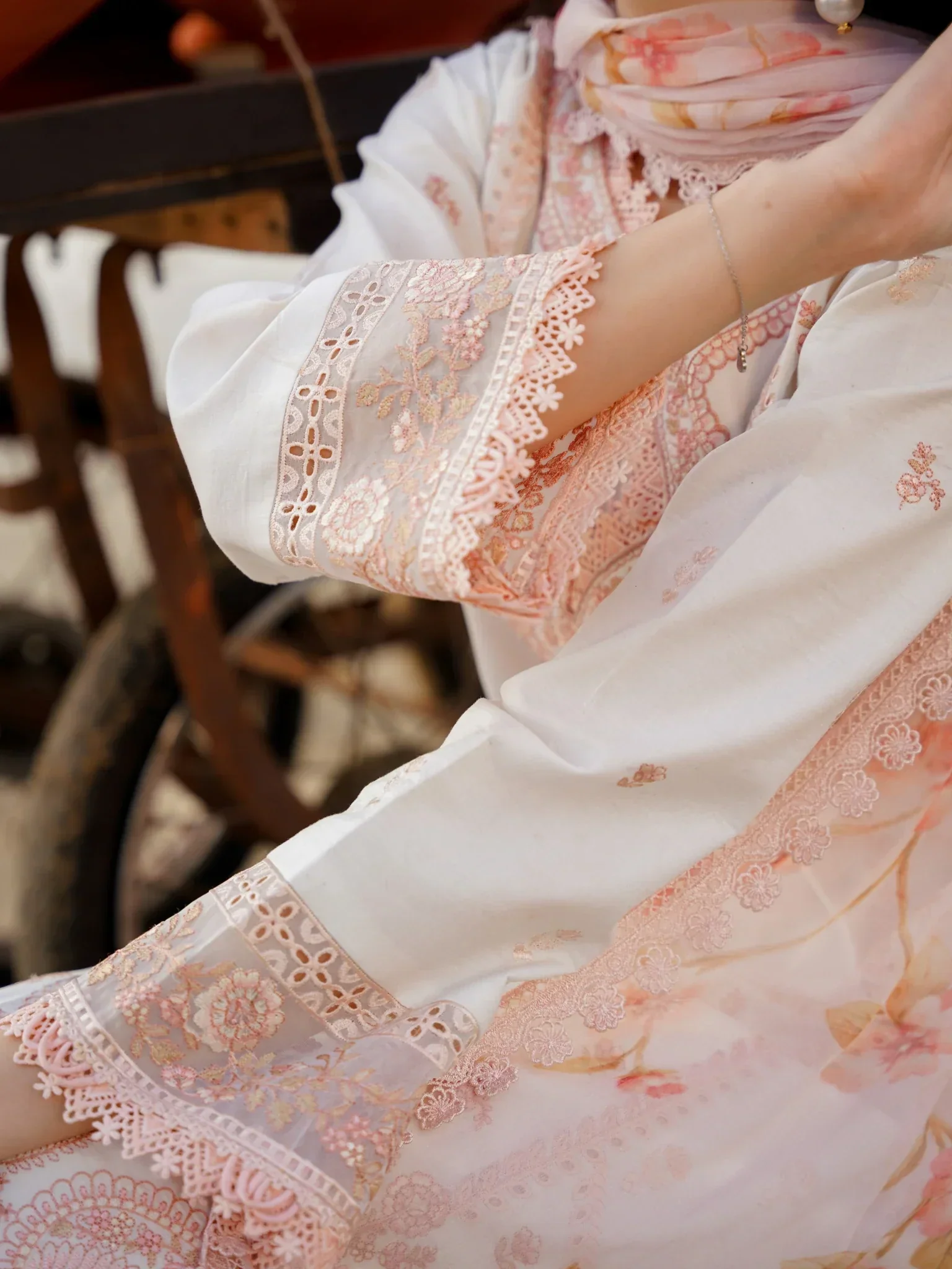 Aabyaan Saagar Luxury Festive Lawn Collection 2024 – SAMAR (AF-02) - Image 5