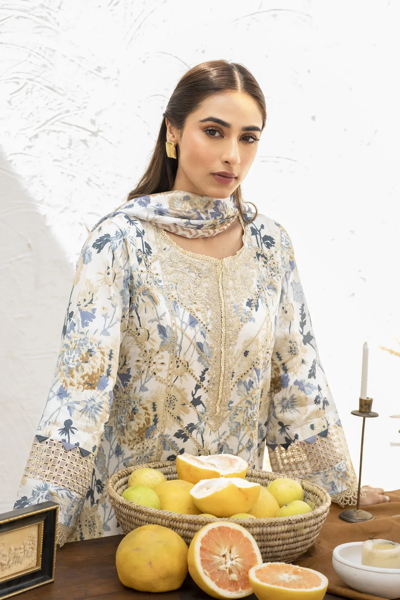 Aabyaan Shezlin Chikankari Lawn – ALISHA (AR-01) - Image 4