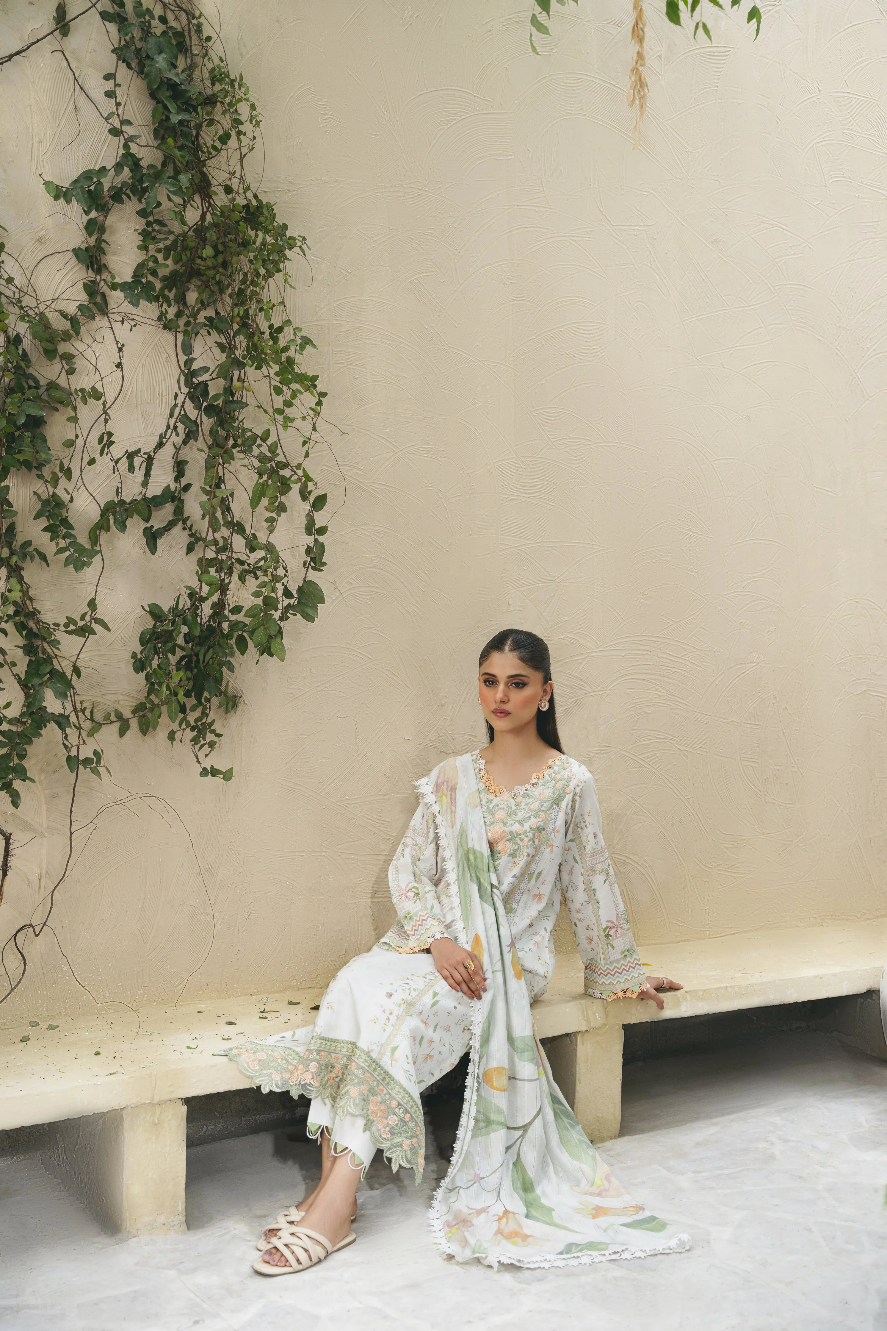 Aabyaan Shezlin Chikankari Lawn – ARIA (AF-10) - Image 3