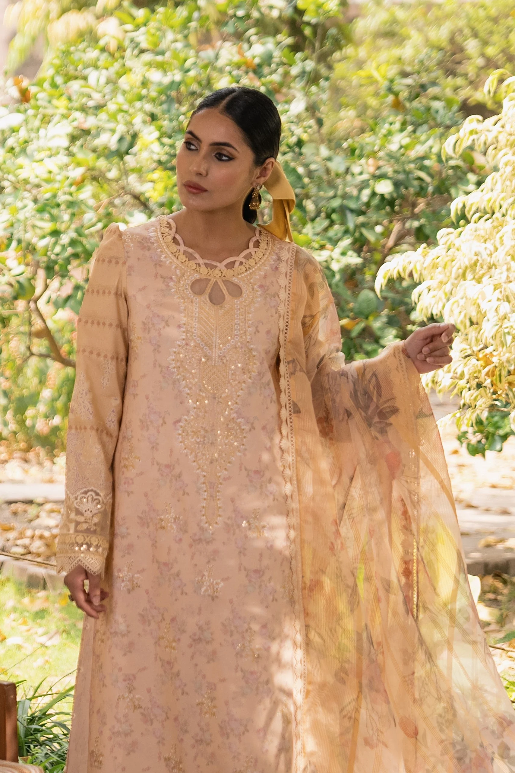 Aabyaan Shezlin Chikankari Lawn Collection – ALARA (AC-05) - Image 3
