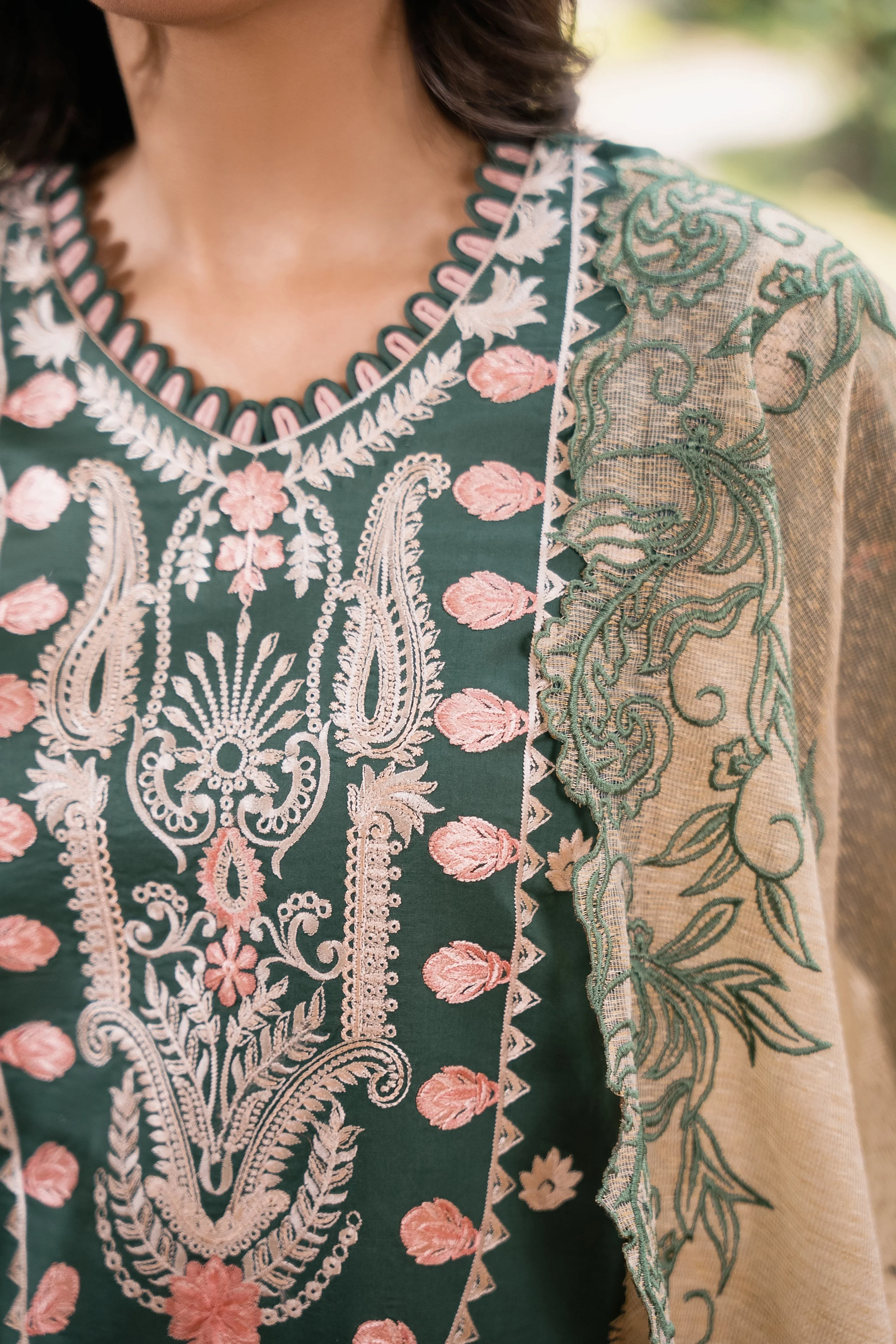 Aabyaan Shezlin Chikankari Lawn Collection – AMANI (AC-06) - Image 2