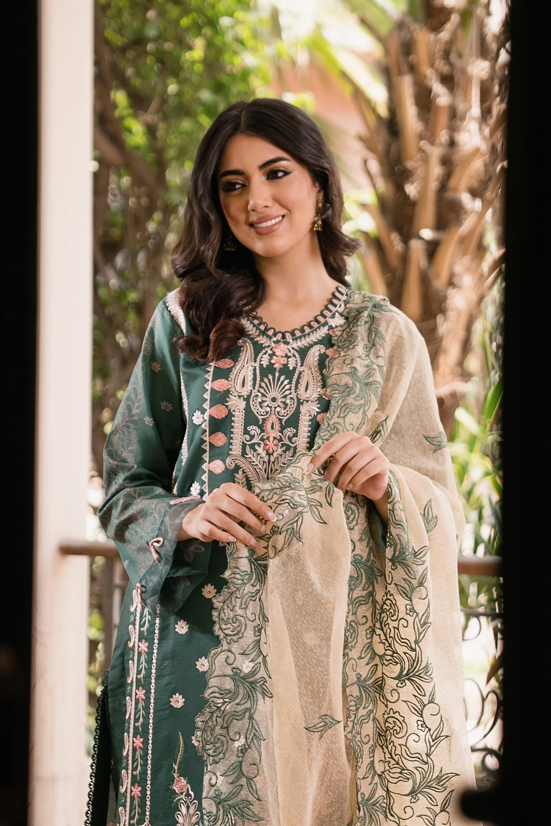 Aabyaan Shezlin Chikankari Lawn Collection – AMANI (AC-06) - Image 3