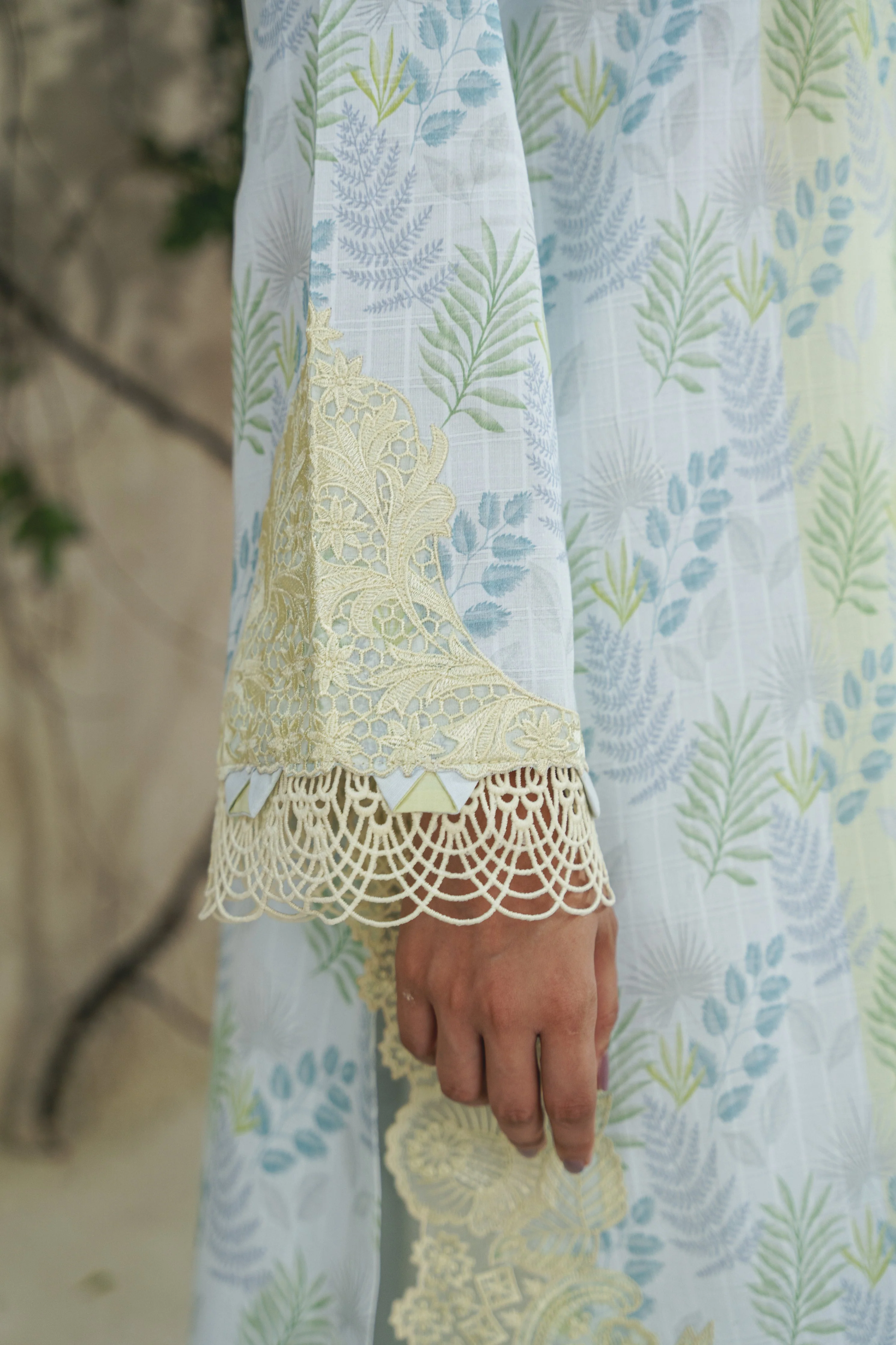Aabyaan Shezlin Chikankari Lawn – MAYA (AF-08) - Image 5