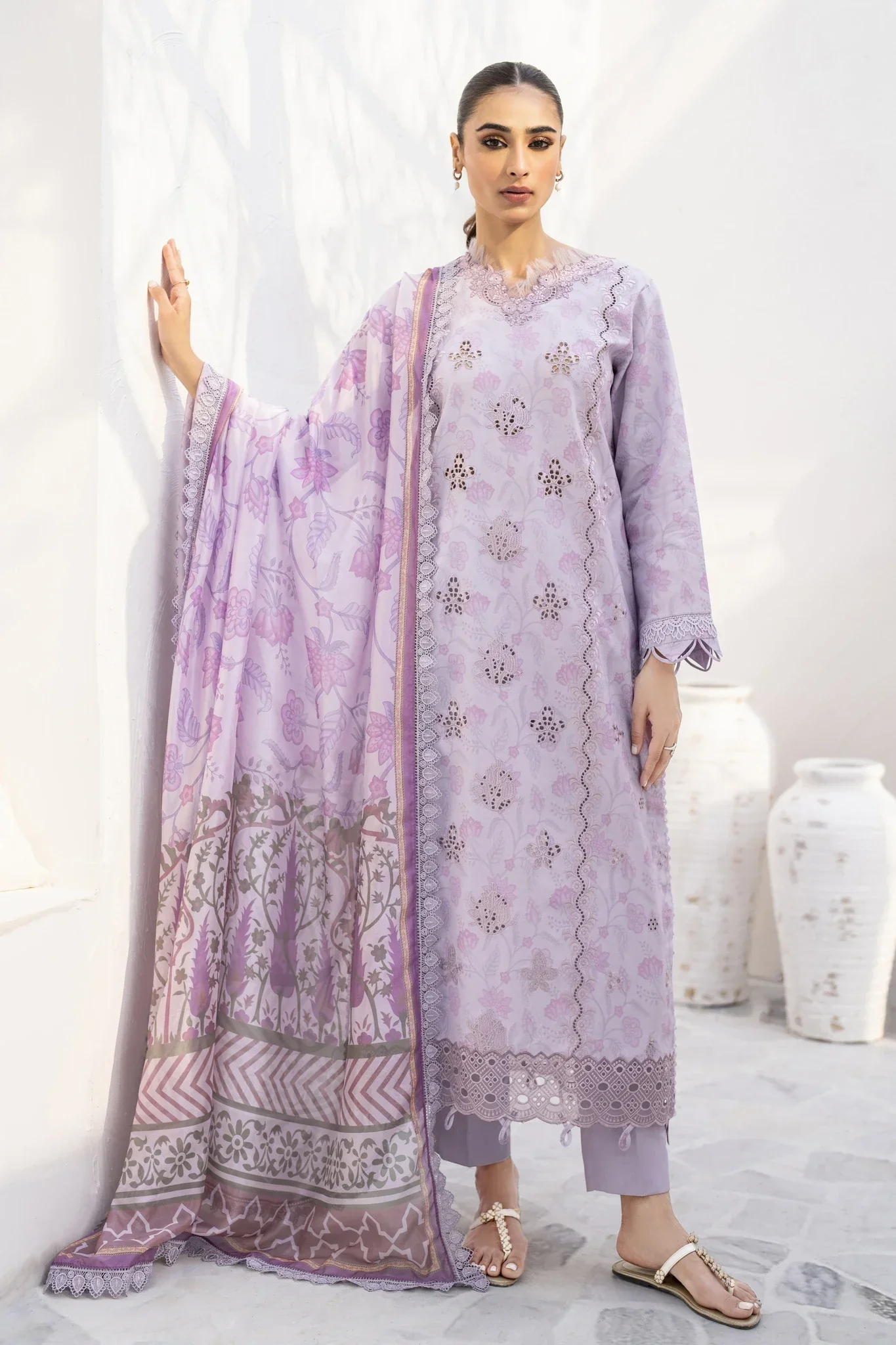 Aabyaan Shezlin Chikankari Lawn – ZEERISH (AR-14) - Image 5