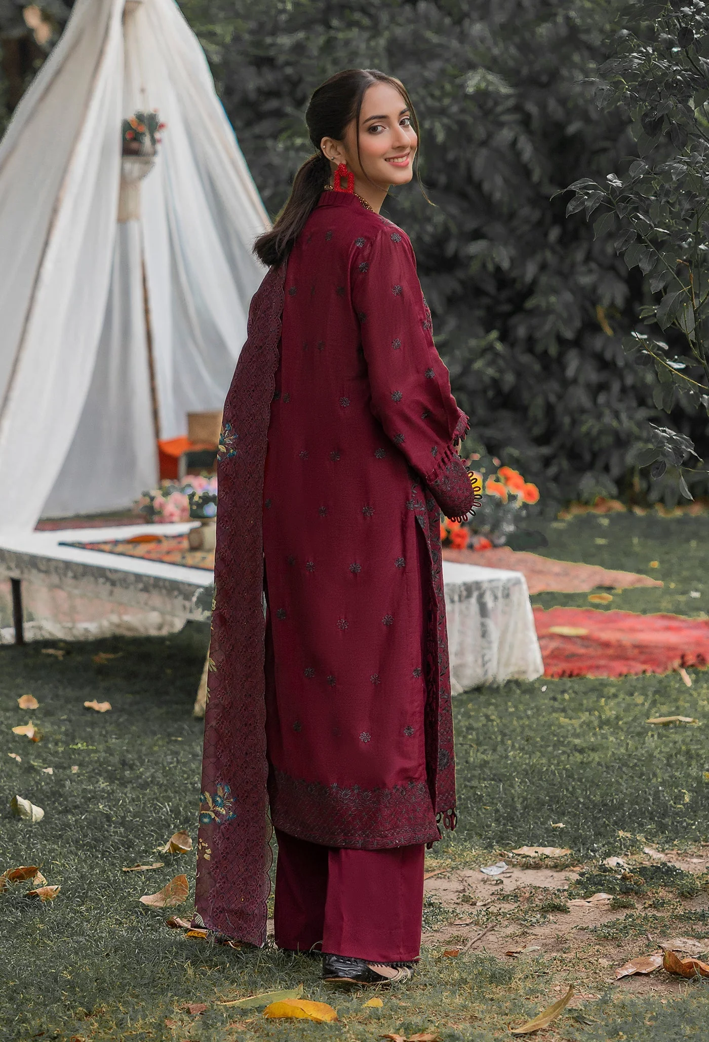 Adan's Libas Chikankari Lawn Collection Chapter 2 – Ch-02 5160 - Image 4