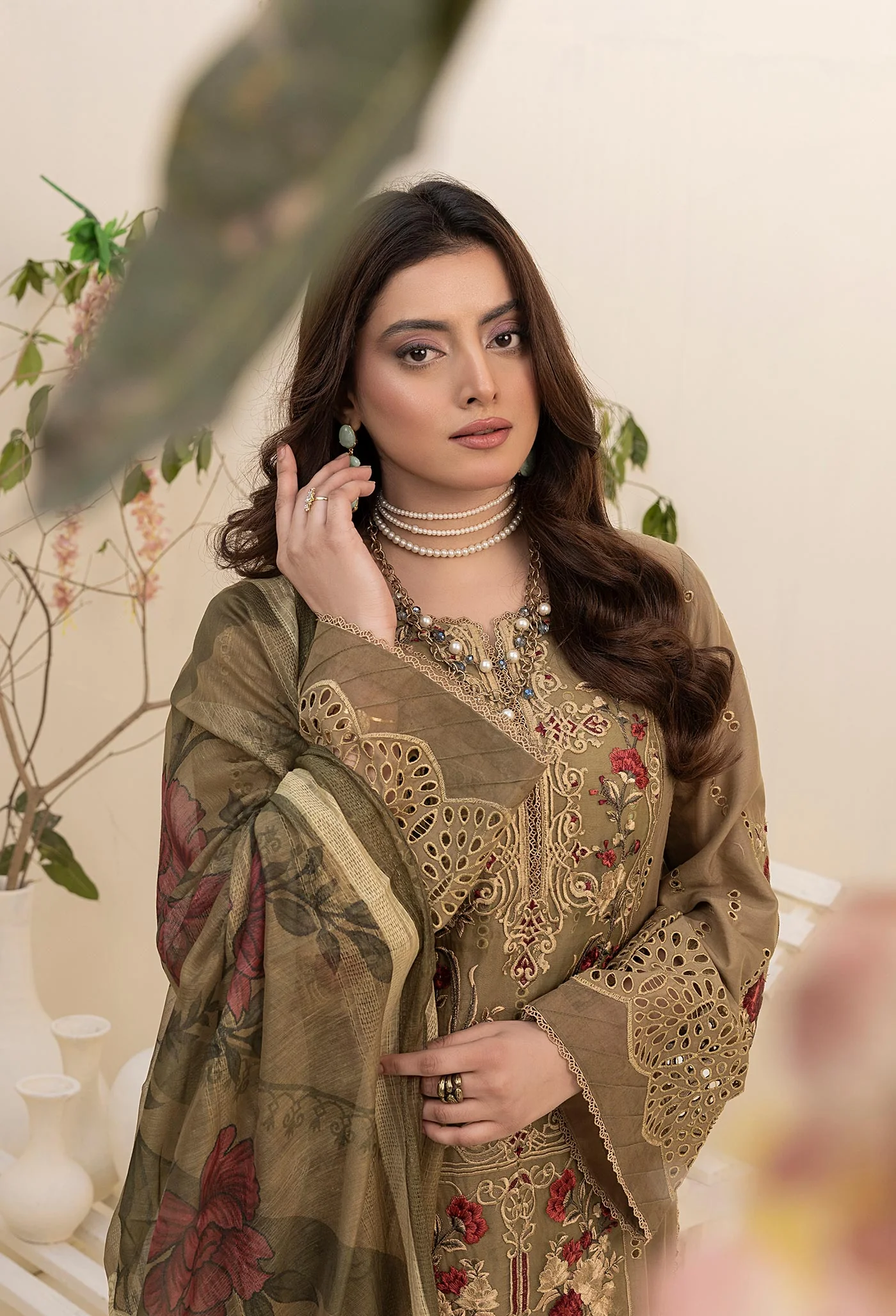 Adan's Libas Zaria Schiffli Embroidered Lawn – D-5 - Image 4