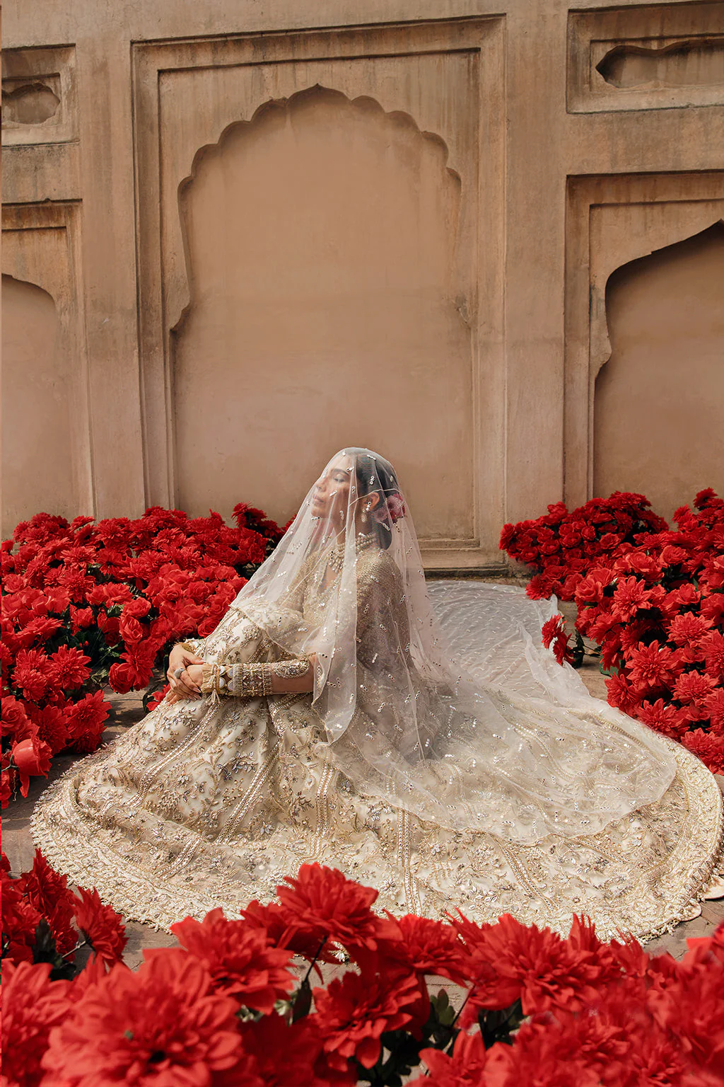 Afrozeh Brides Wedding Edit – Mahru - Image 2