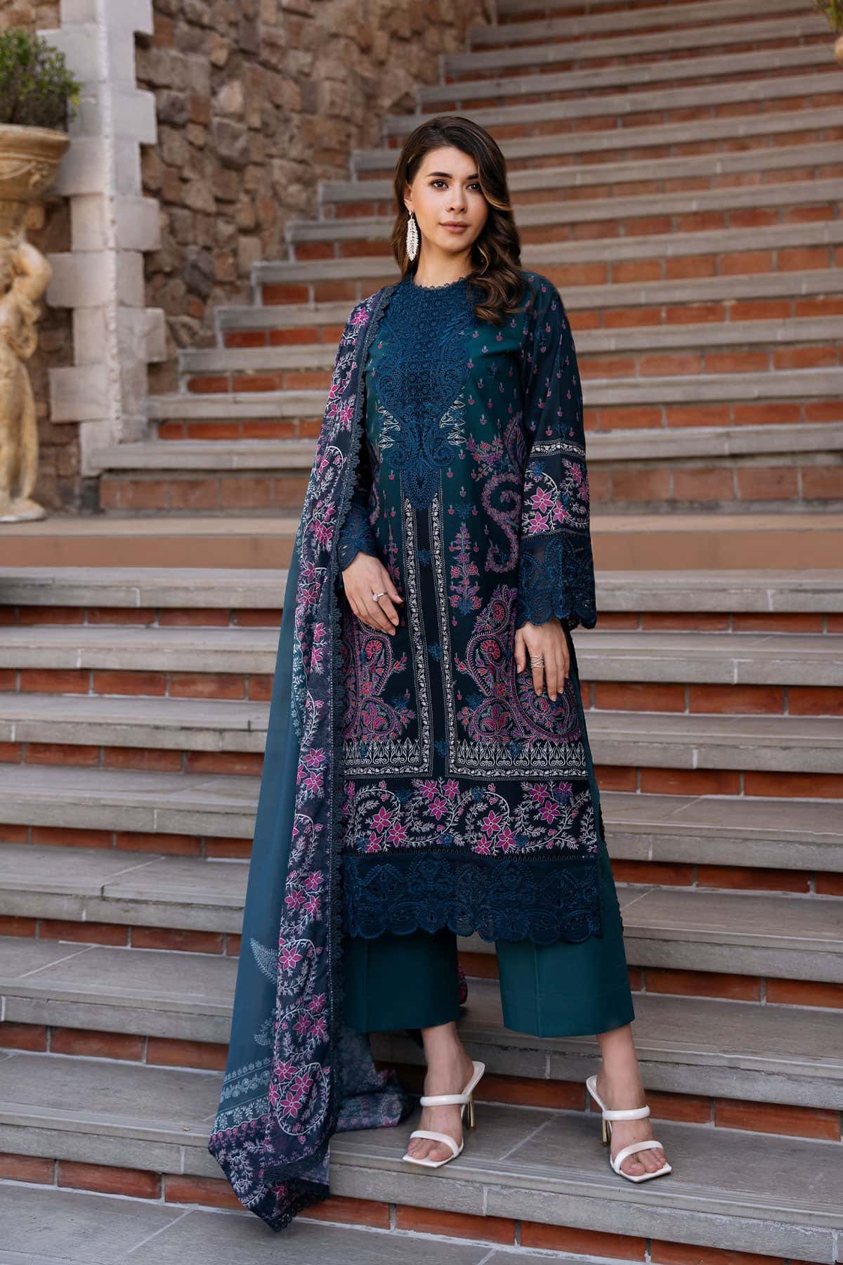 Afrozeh Damask The Holiday Edit Lawn – Azrina B