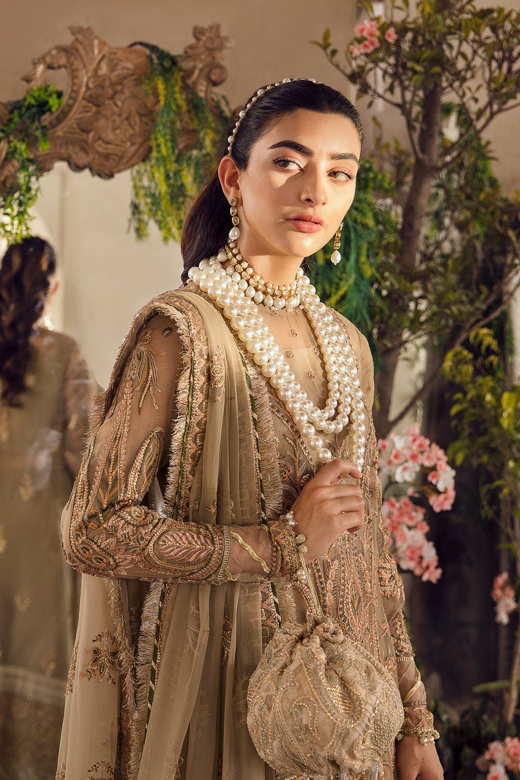 Afrozeh La Fuchsia Wedding Edit 2022 – AYZAL - Image 3