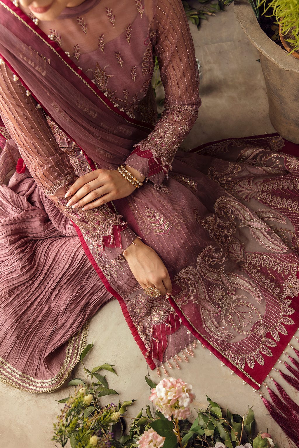 Afrozeh La Fuchsia Wedding Edit 2022 – VALENTINA - Image 4