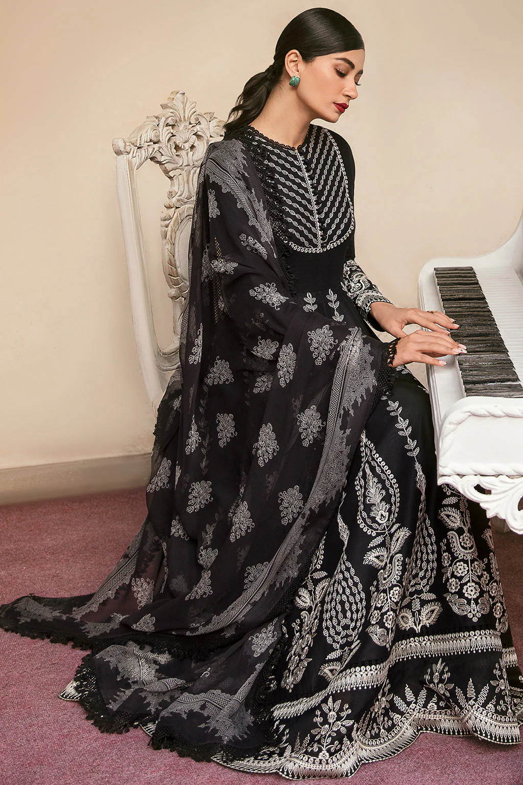 Afrozeh Lamhay Luxury Lawn Edit 2023 – SABLE - Image 3