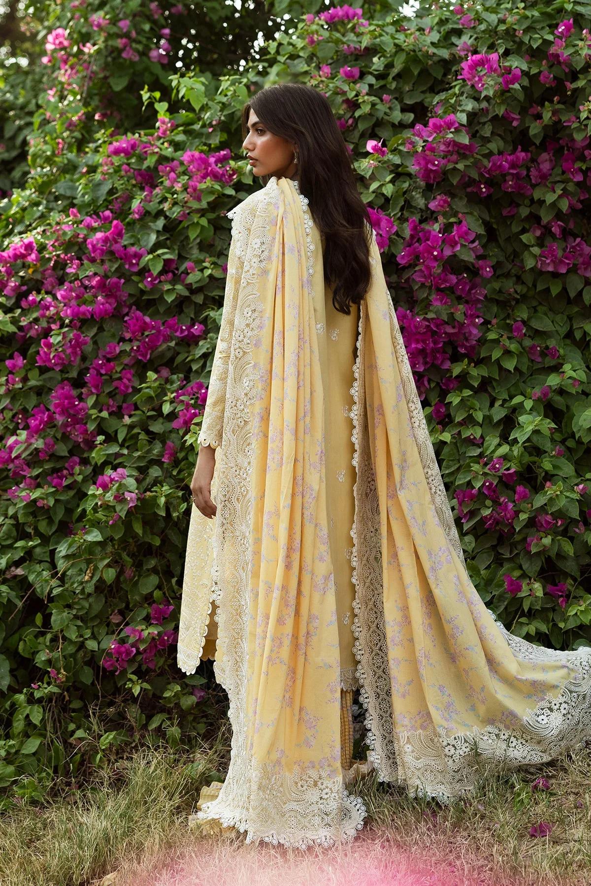 Afrozeh Mulaqaat Luxury Lawn – Taqdeer - Image 4