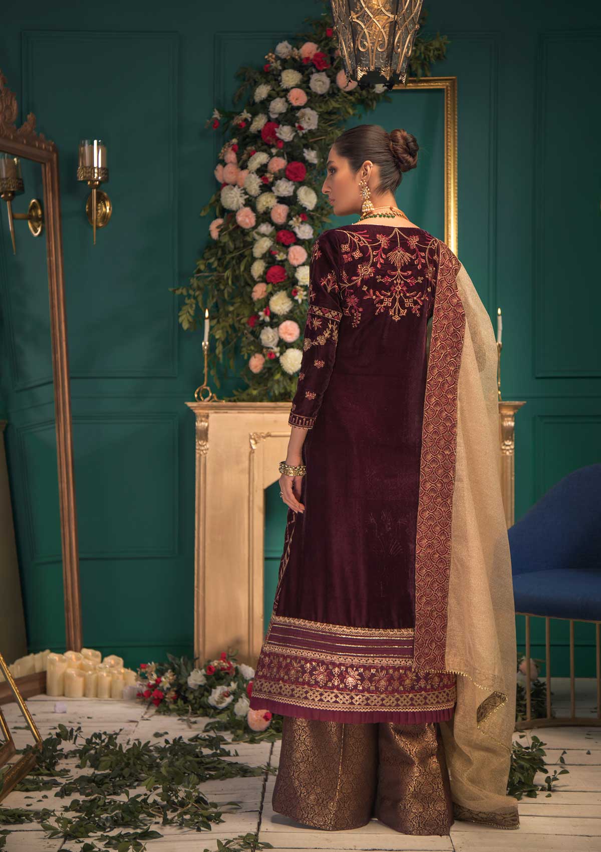 AIK Shaam E Firaaq Velvet Collection 2020 – Look 05 - Image 3
