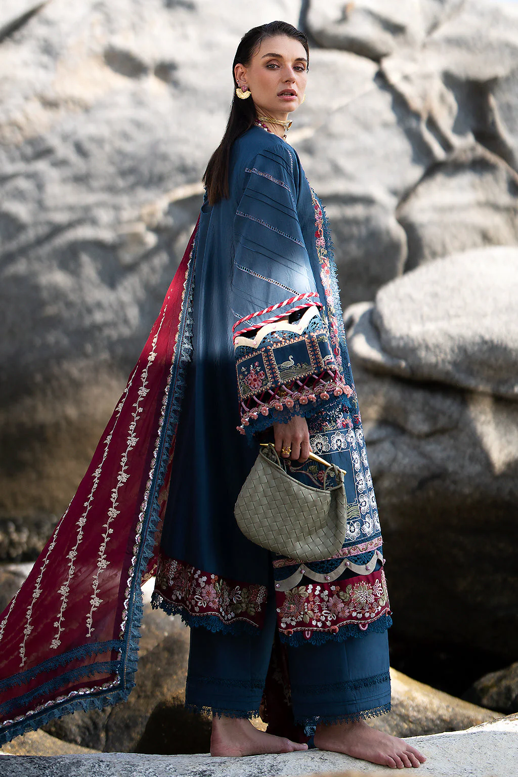 AJR Alif Signature Luxury Lawn by Abbas Jamil Rajpoot – Ayra - Image 8