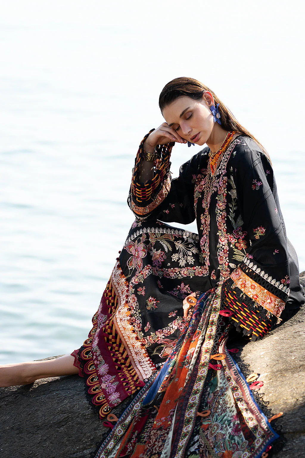 AJR Alif Signature Luxury Lawn by Abbas Jamil Rajpoot – Noir - Image 3