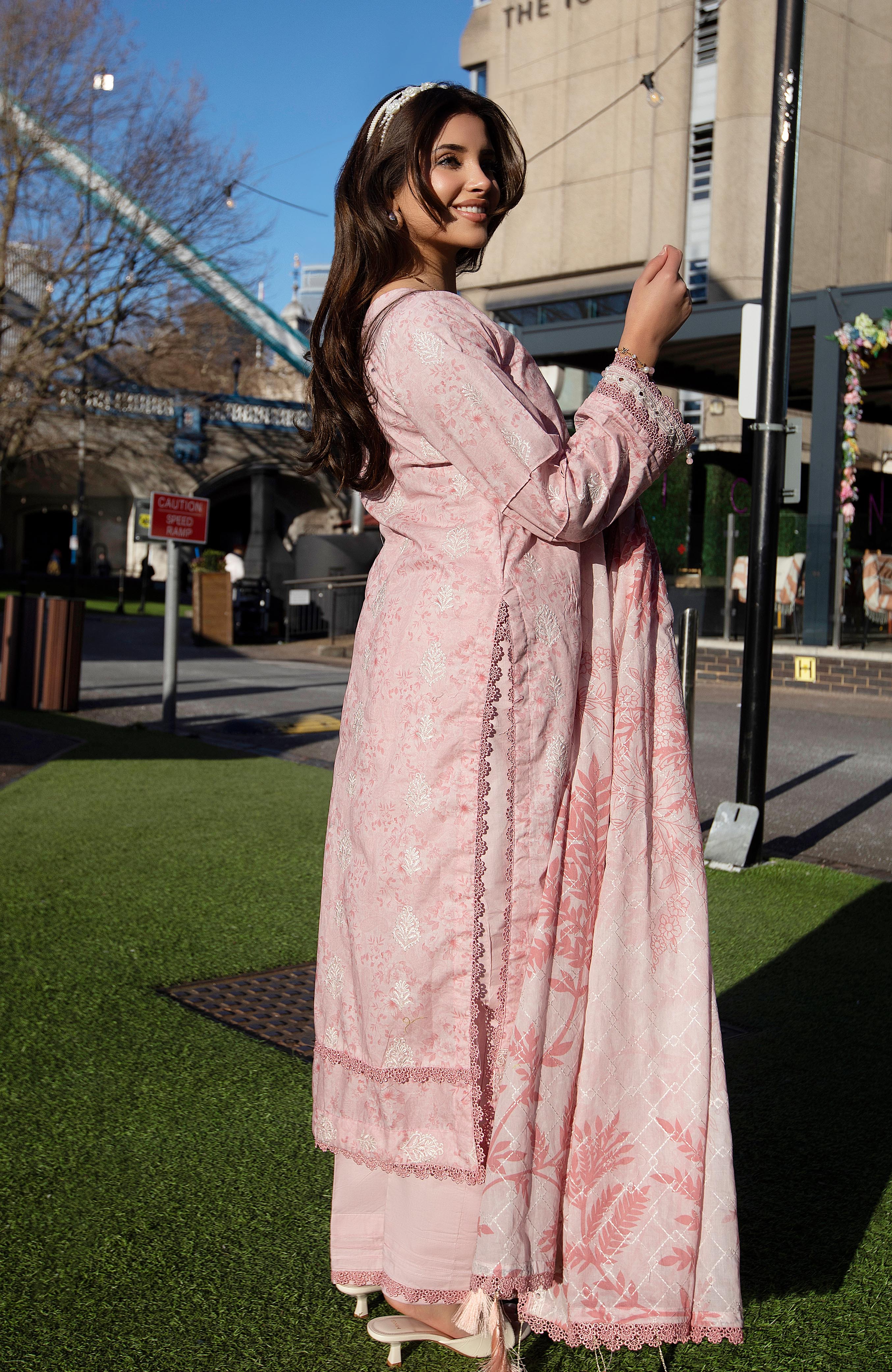 Al Zohaib Dhagakari Lawn – DKE-26-04 - Image 2