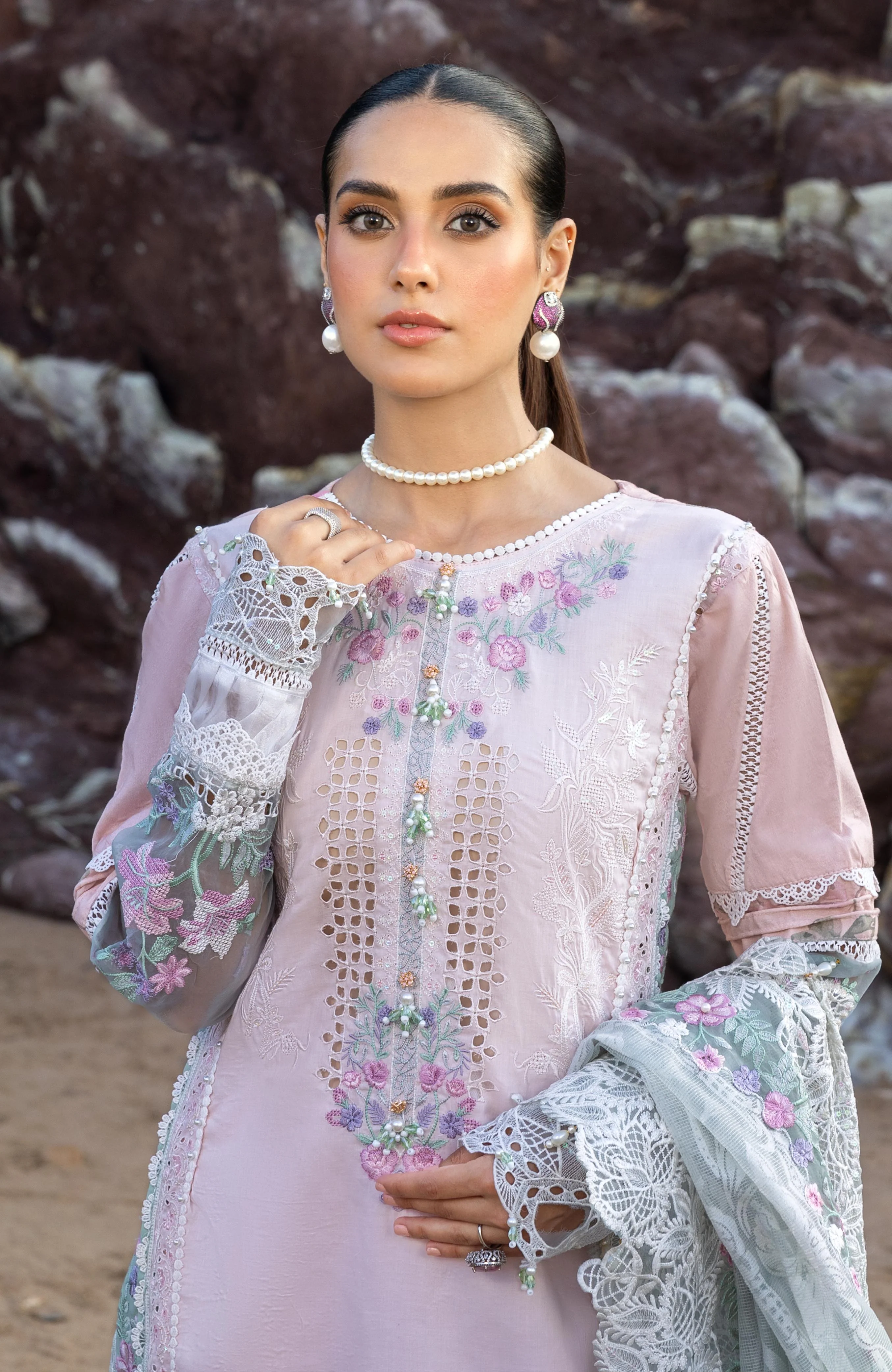 Al Zohaib Mahiymaan Luxury Lawn – MLL-26-04 - Image 2