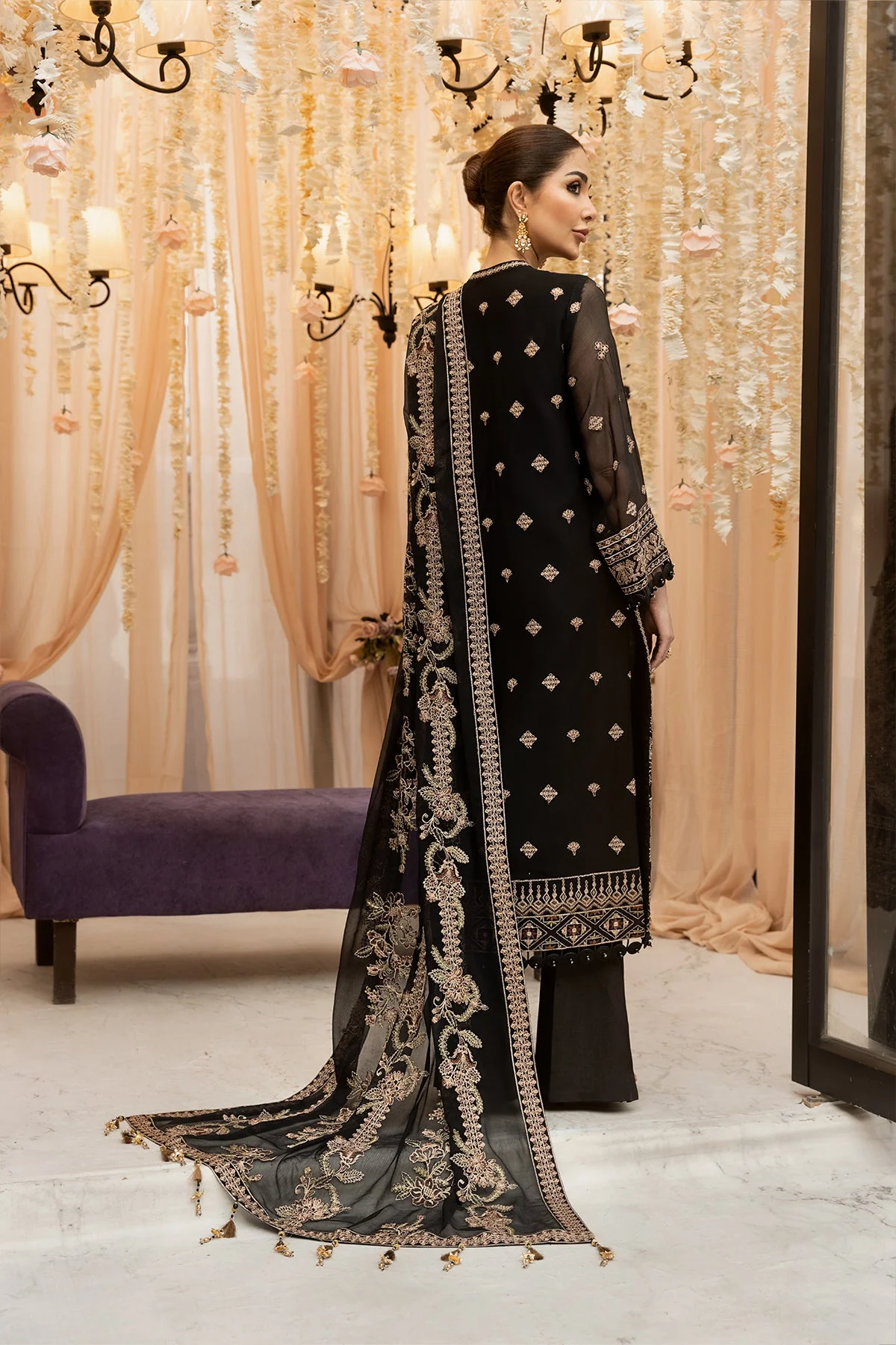Alizeh Dhaagey Formal Collection – Black - V01D04 - Image 4