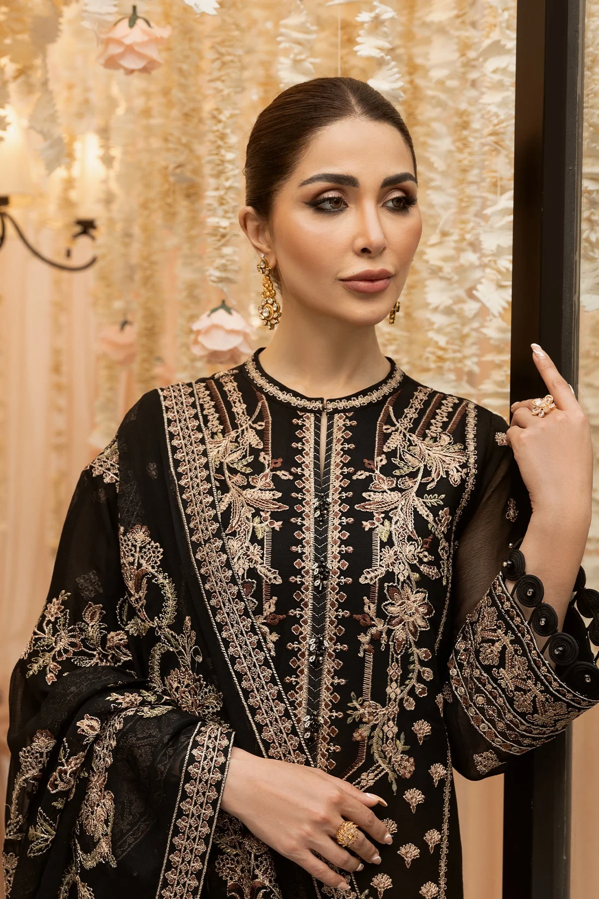 Alizeh Dhaagey Formal Collection – Black - V01D04 - Image 8
