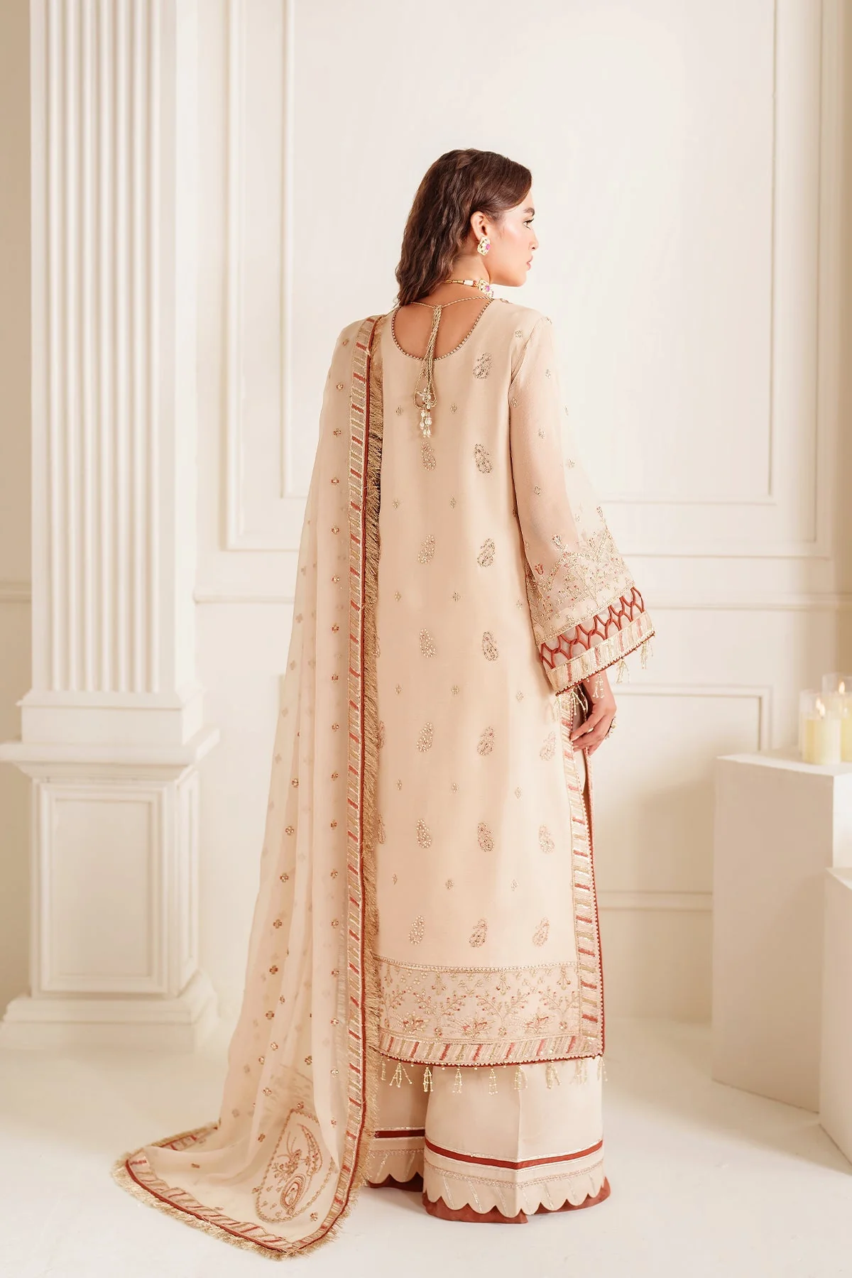 Alizeh Dua Luxury Formals – 3028-Emel - Image 4