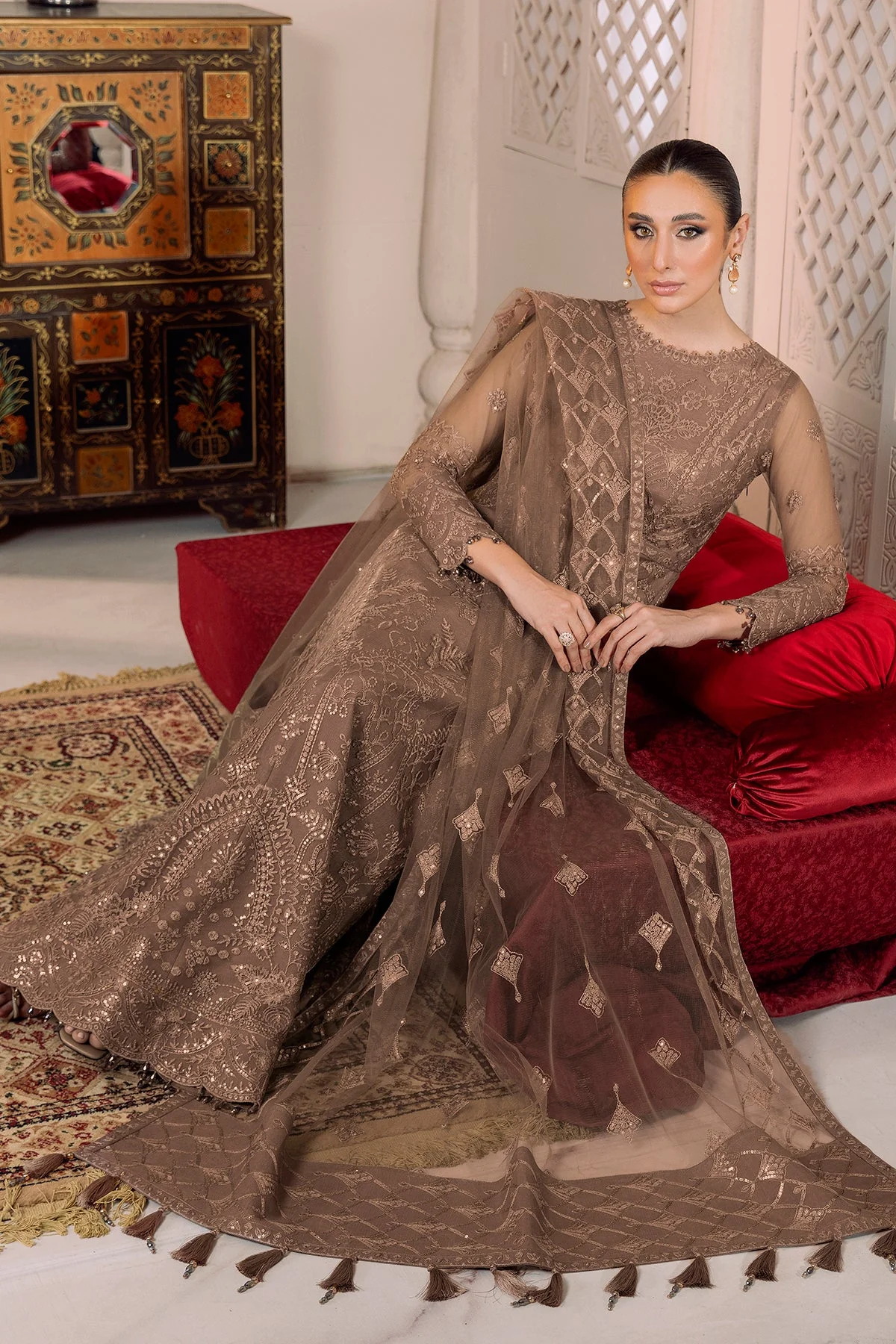 Alizeh Dua Luxury Formals – V01D05B- RYAN ( BEIGE ) - Image 3