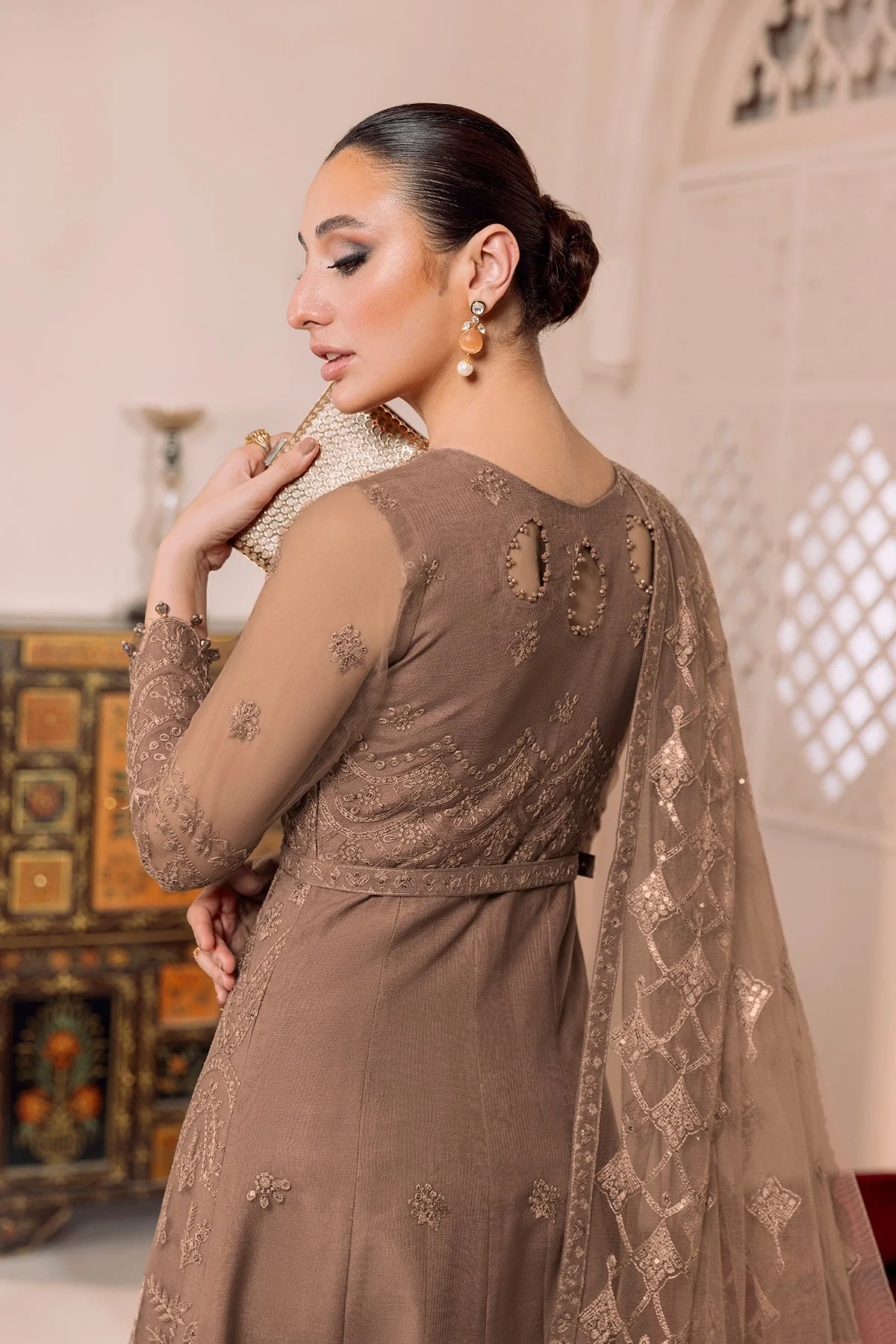 Alizeh Dua Luxury Formals – V01D05B- RYAN ( BEIGE ) - Image 7