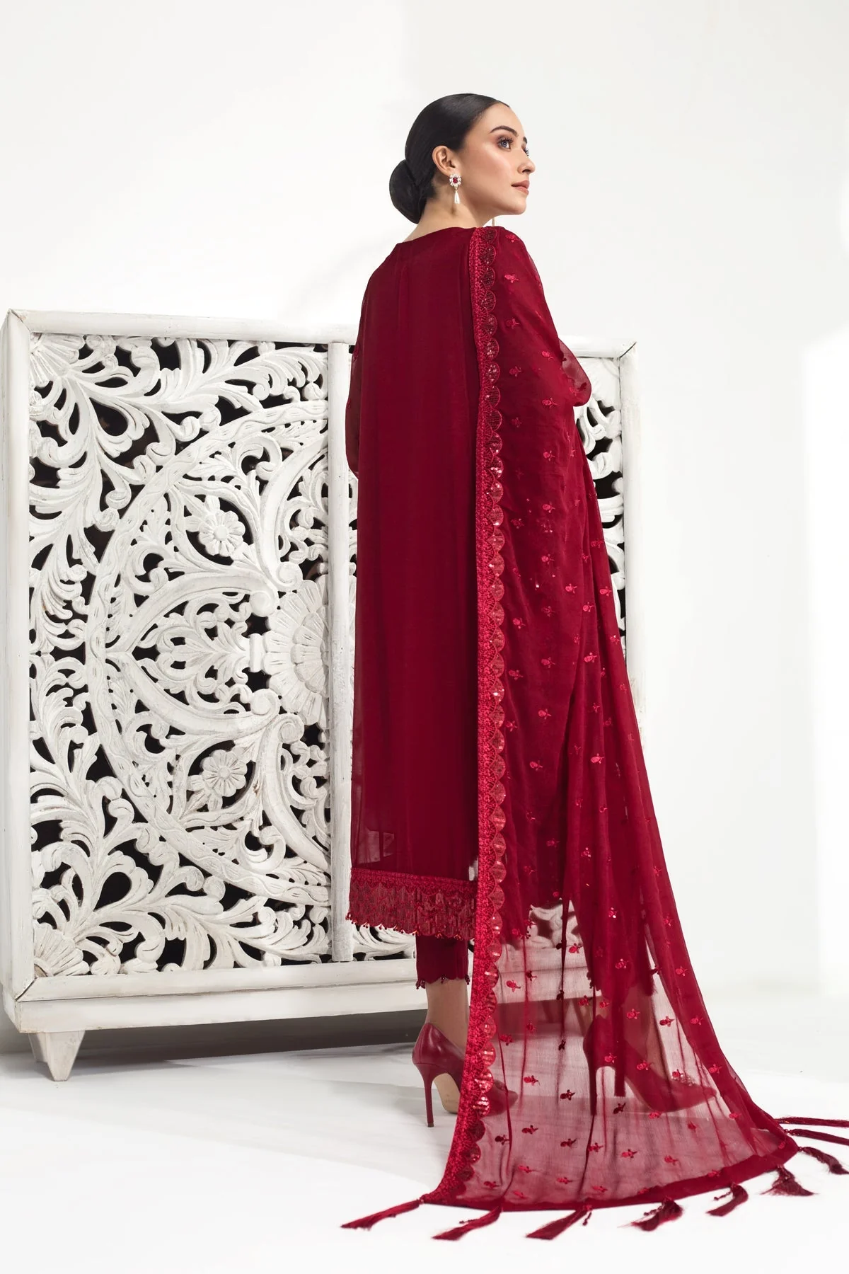 Alizeh Luxury Formal Collection – The Heartthrob Red - Image 4