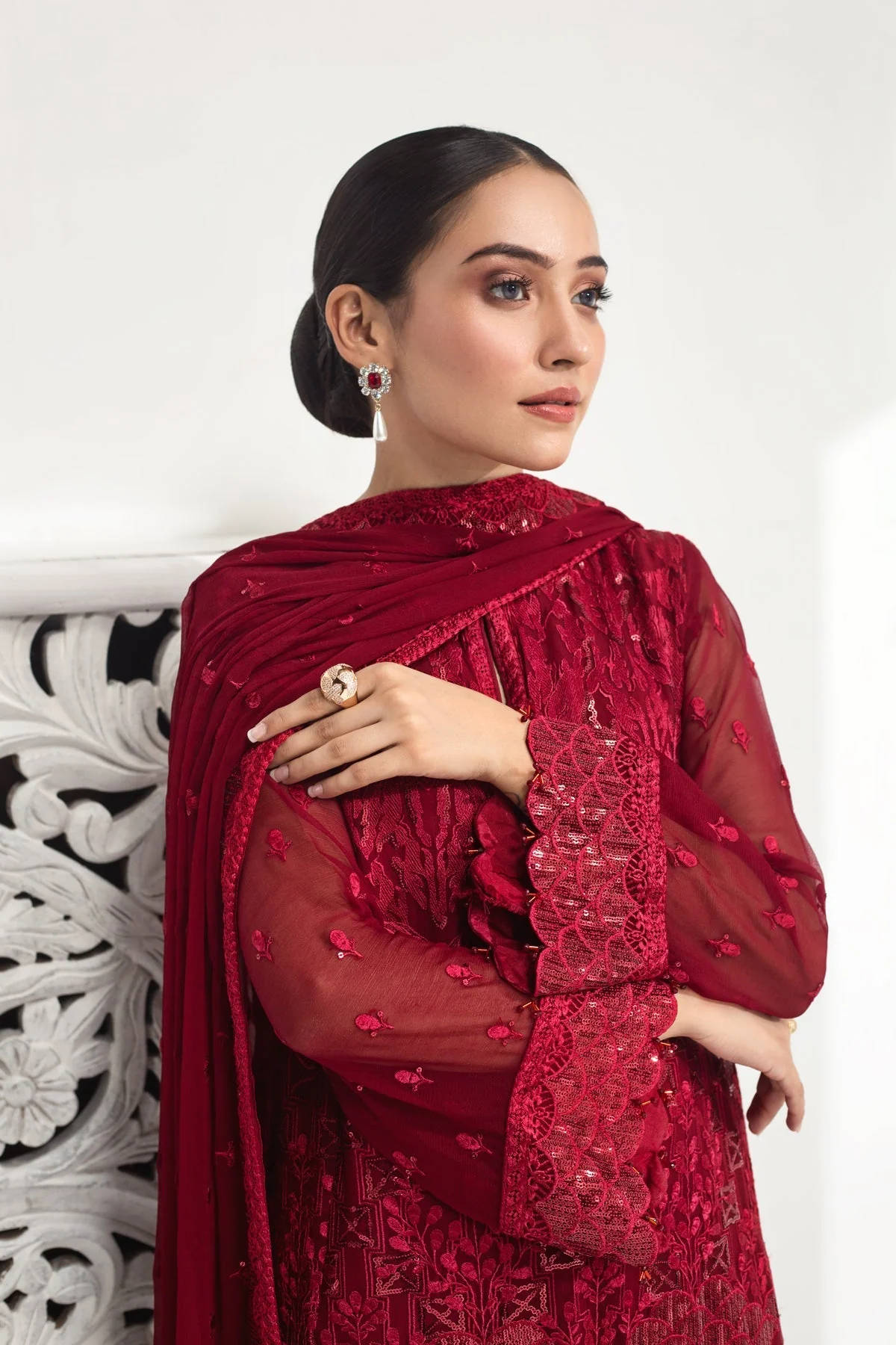 Alizeh Luxury Formal Collection – The Heartthrob Red - Image 5