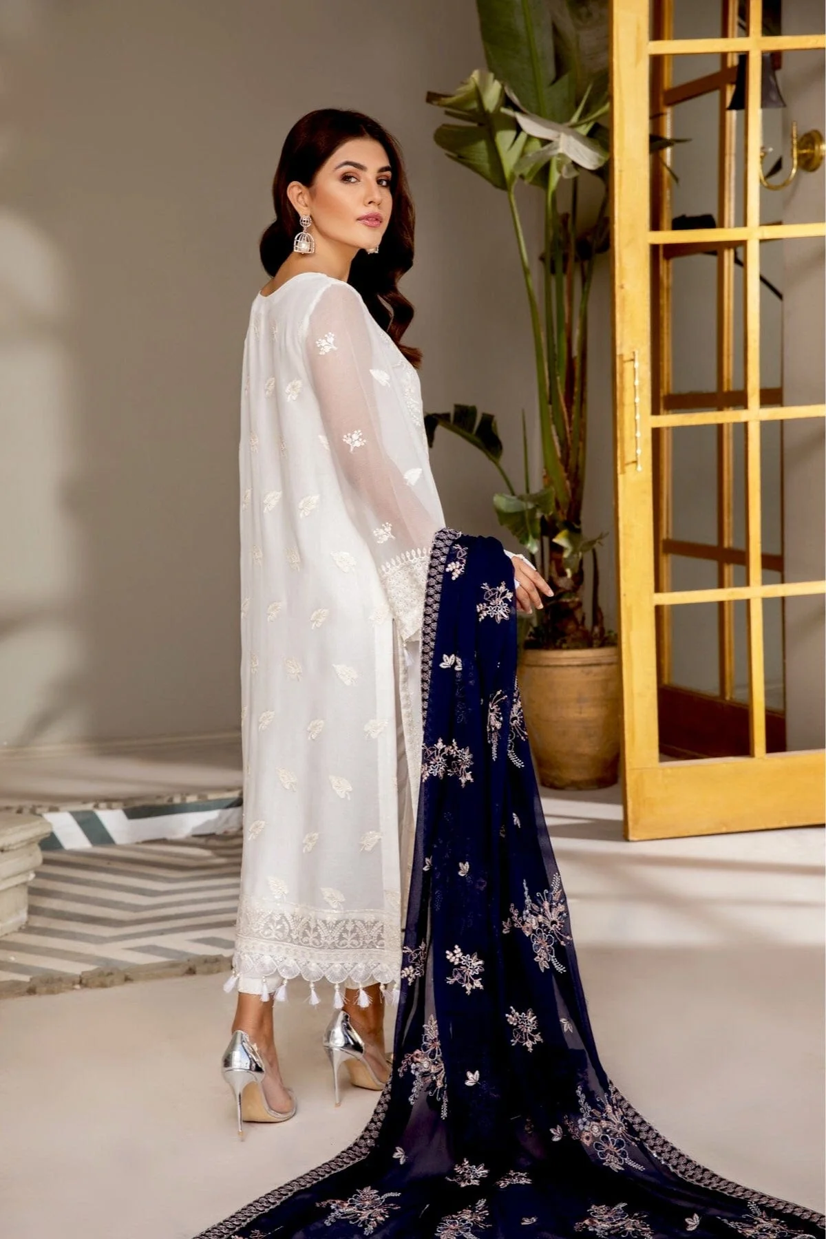 Alizeh Mahyar Embroidered Chiffon Festive Edition – Pareesa - Image 2