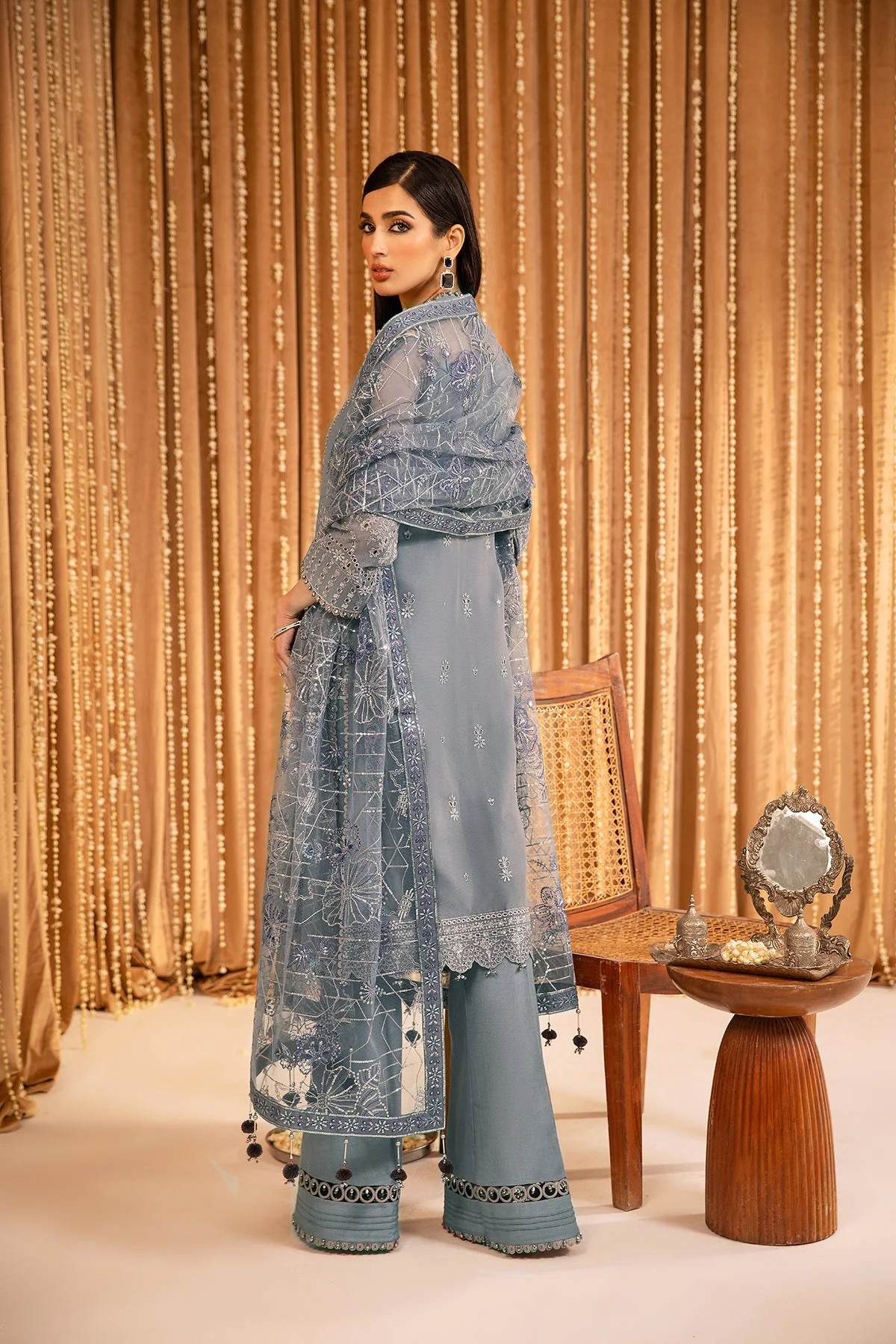 Alizeh Mehfil-e-Uroos Formal Collection – Aabgeena - V16D03 Embroidered Chiffon Gray - Image 6