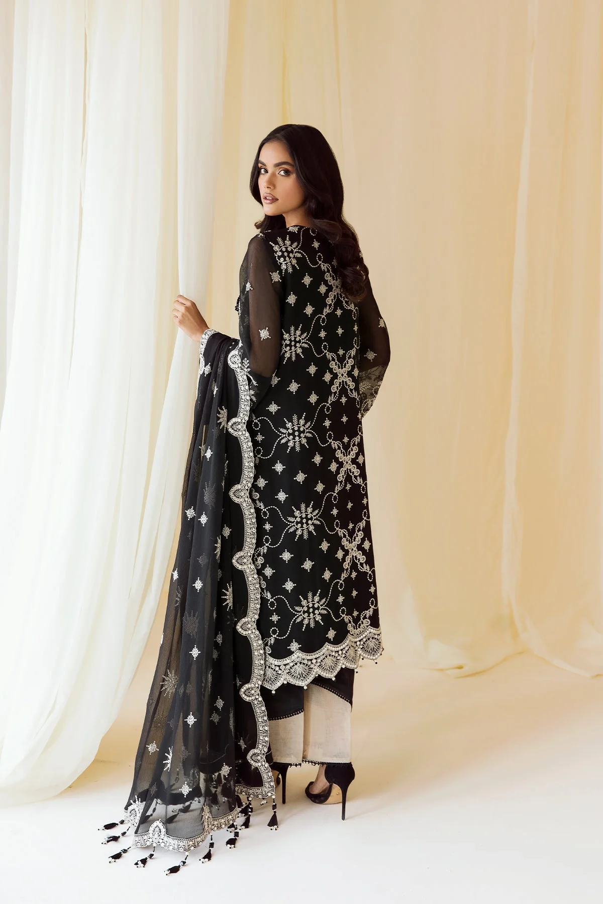 Alizeh Rang-e-Mehr Formal Collection – Embroidered Chiffon Black - V14D03 - Image 7