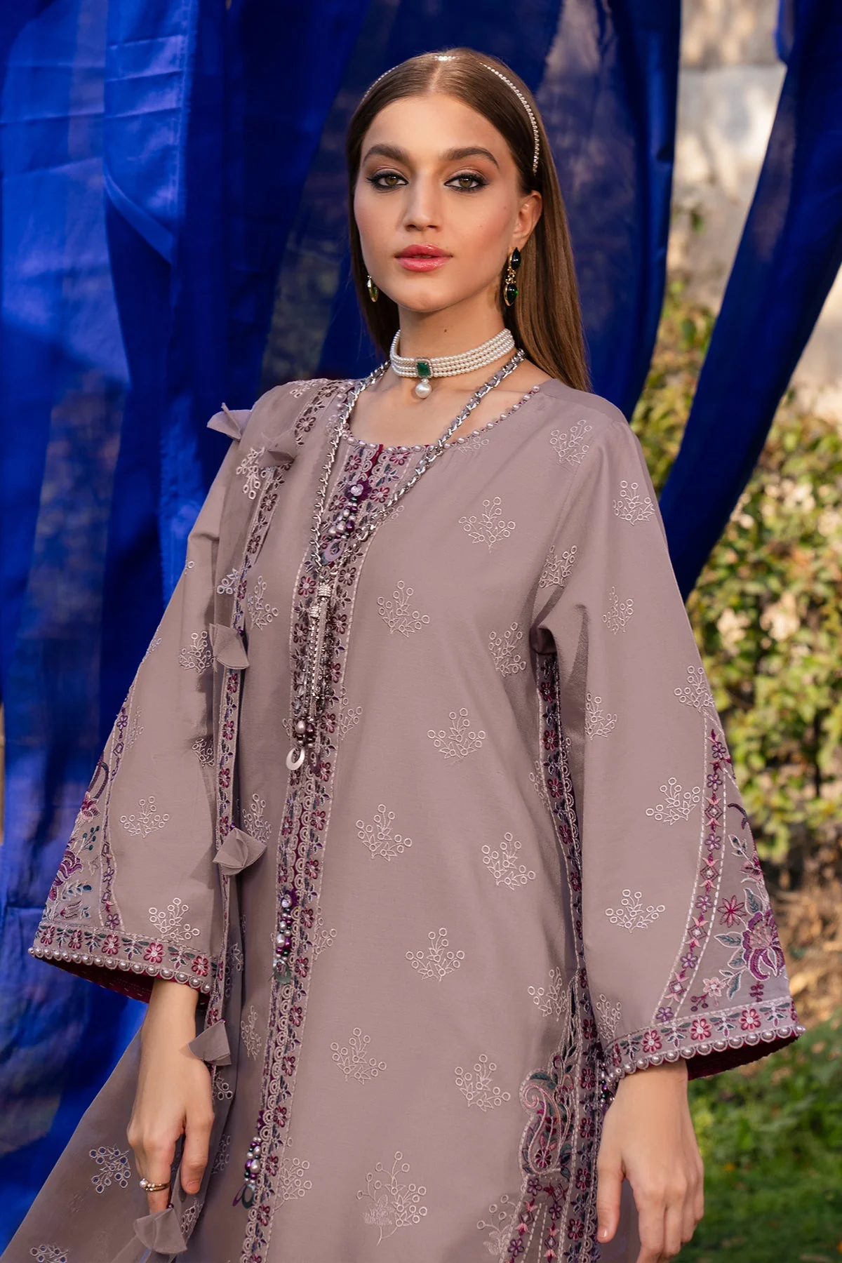 Alizeh Rawayat Luxury Lawn Collection 2024 – Meraat - Image 4