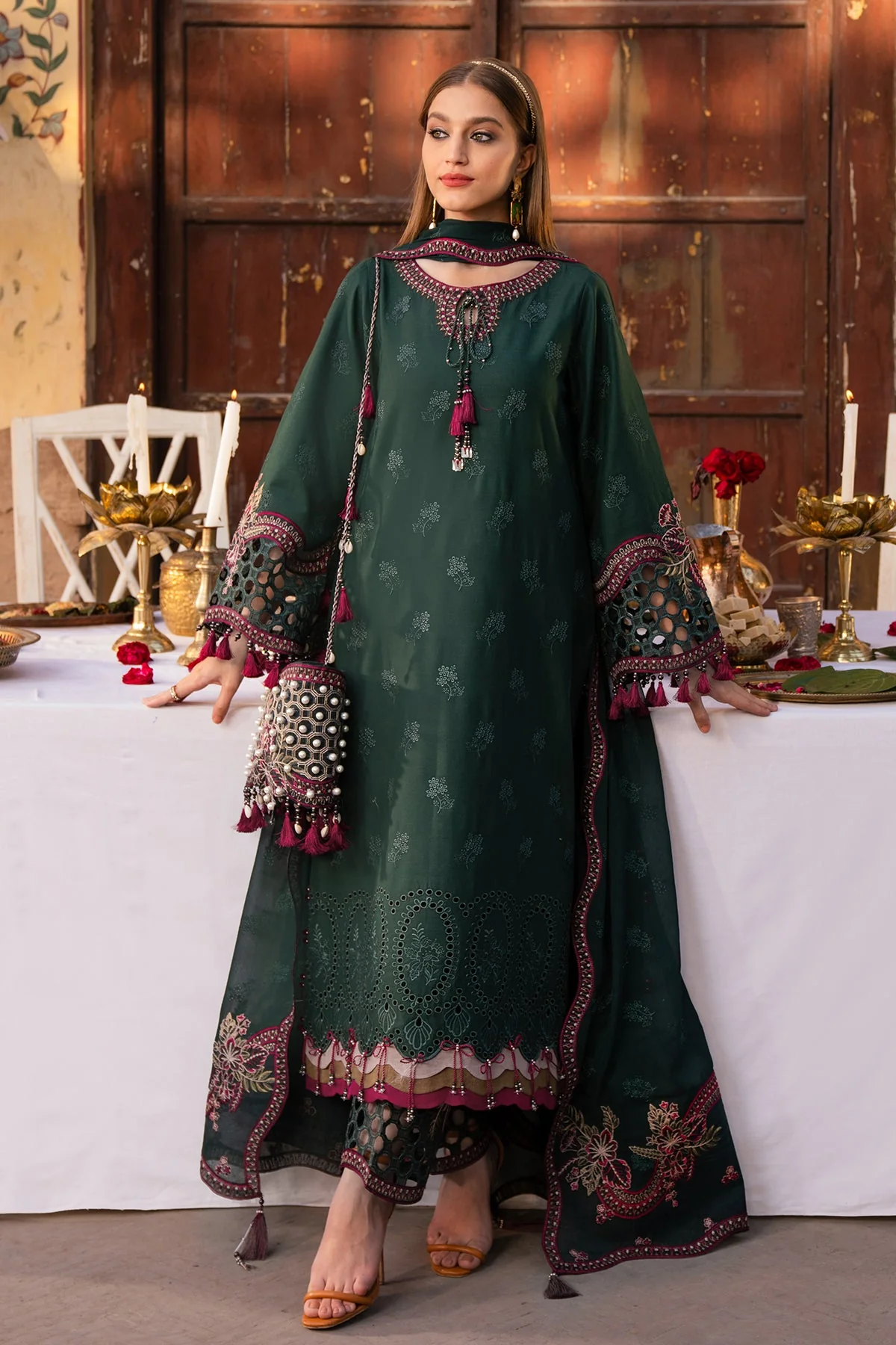 Alizeh Rawayat Luxury Lawn Collection 2024 – Nafisa - Image 2