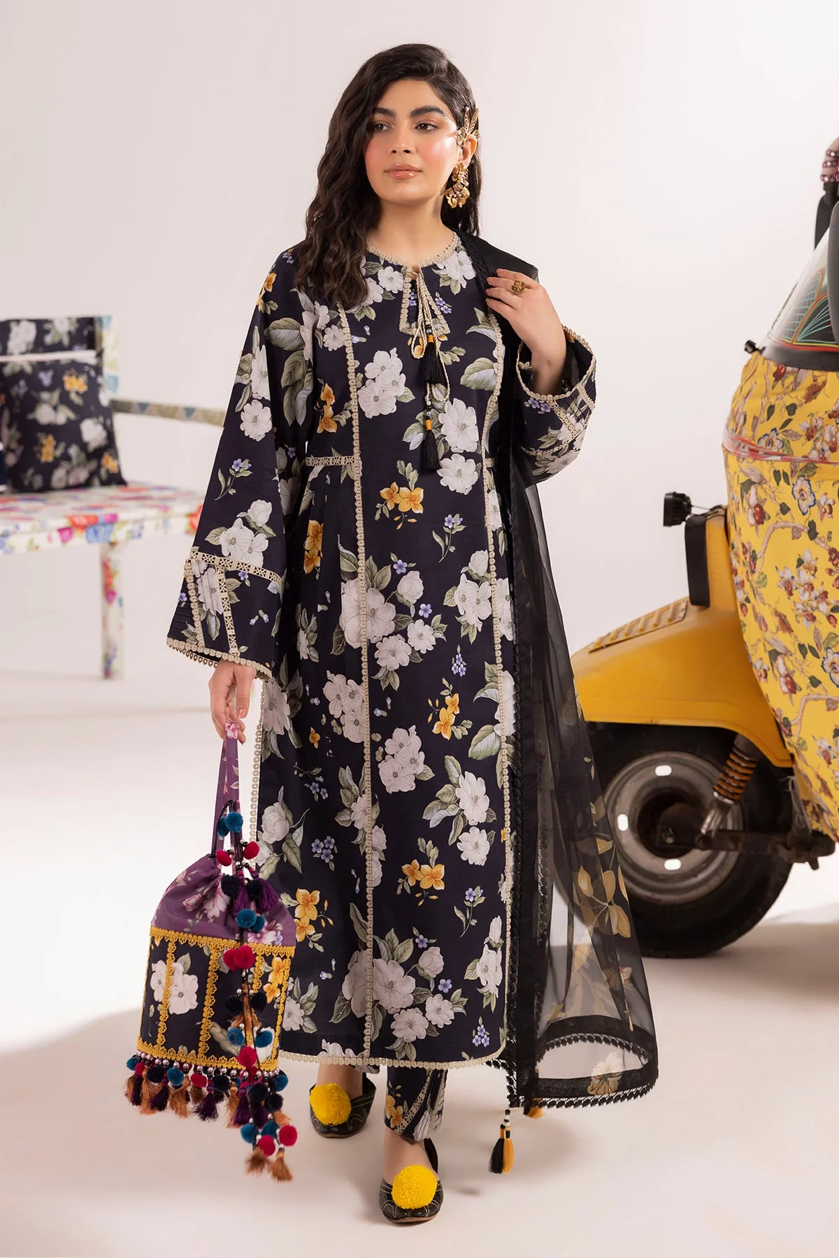 Alizeh Sheen Spring Prints Lawn – FLORA- 3PC SUIT - Image 3