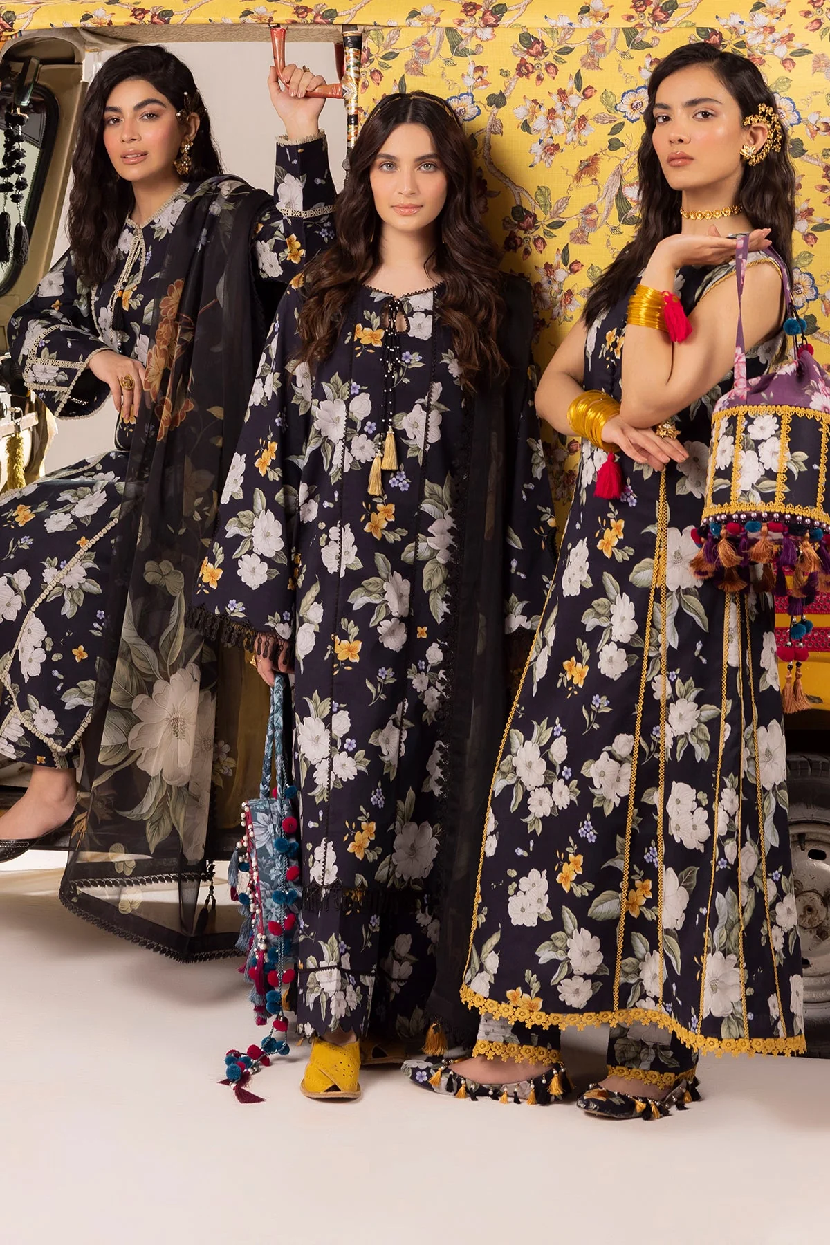 Alizeh Sheen Spring Prints Lawn – FLORA- 3PC SUIT - Image 8