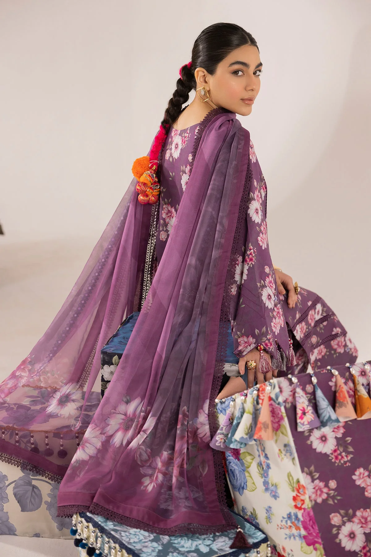 Alizeh Sheen Spring Prints Lawn – TULIPA- 3PC SUIT - Image 6