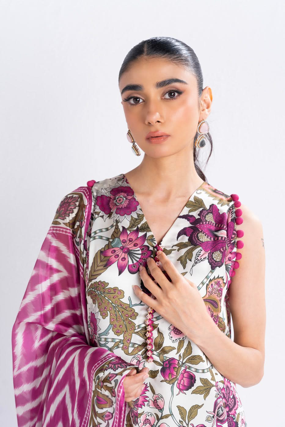 Alkaram Chamois Silk Suit With Printed Tissue Silk Dupatta – SK-03-24-Cream - Image 7