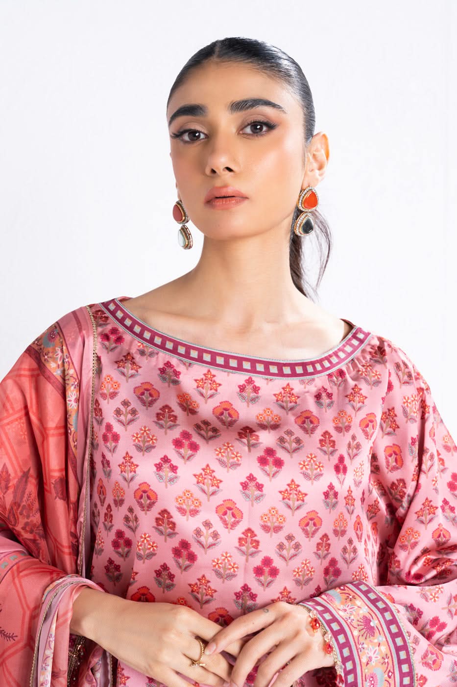 Alkaram Chamois Silk Suit With Printed Tissue Silk Dupatta – SK-08-24-Tea Pink - Image 4