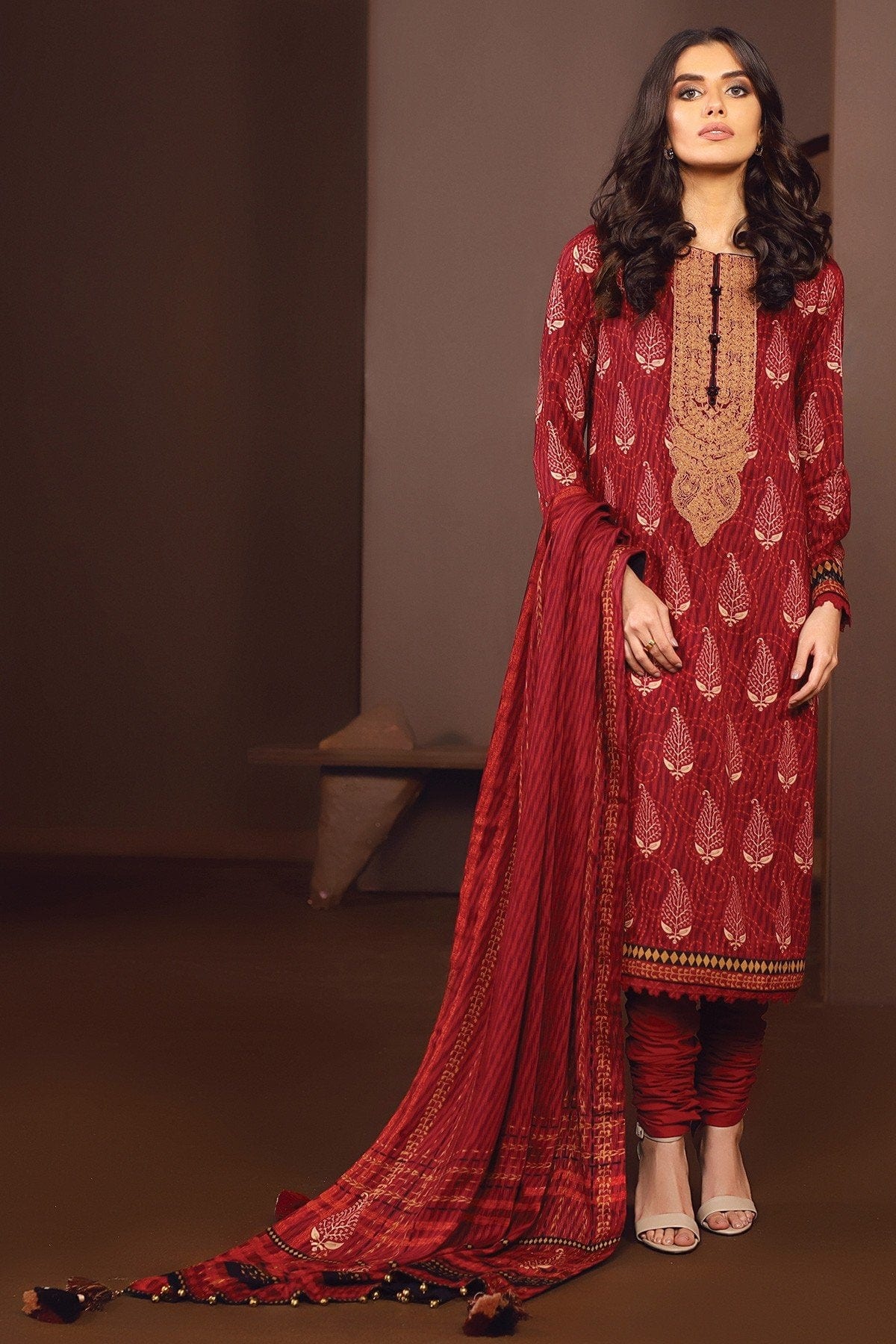 AlKaram Winter Collection โ Three Piece Embroidered Twill Suit With Printed Twill Viscose Dupatta โ FW-13.1-20-Red